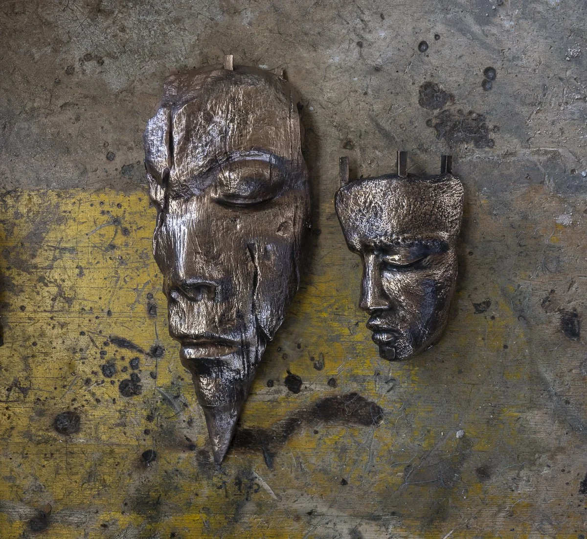 Who holds the gaze? When objects look back – Ali Cherri