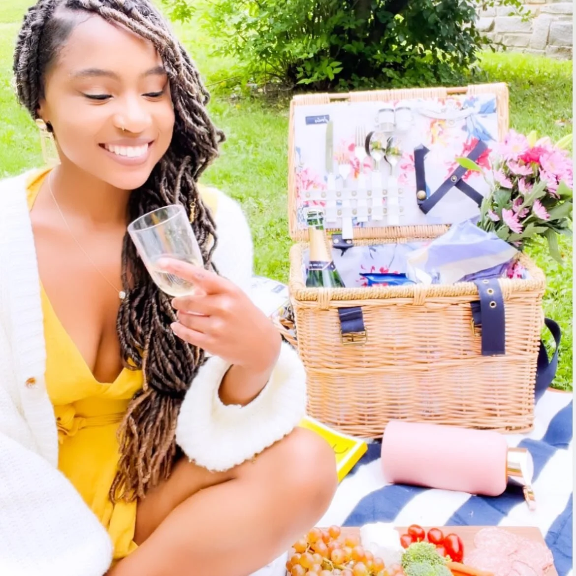 Life needs a few more polka dots and picnics 
.
.
.
.
.
#travel #nature #picnics #happy #picnicvibes #summer #picnictime #food #fashion #picnicinthegarden #picnictable #picnicparty #picnicbasket #foodporn #picnicday #picnicdate #picnicbaskets #