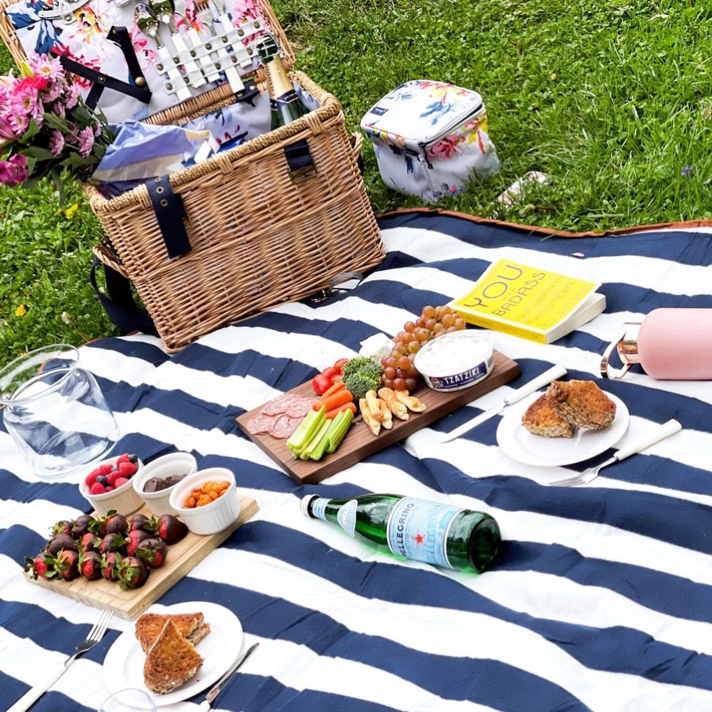 How better to spend a Spring Sunday Afternoon? 
.
.
.
.
.
#photography #foodphotography #foodism #foodie #foodblogger #foodpics #italianfood #igfood #delicious #foodlover #photooftheday #cook #instafood #spaghetti #pizza #foodnetwork #eat #fo