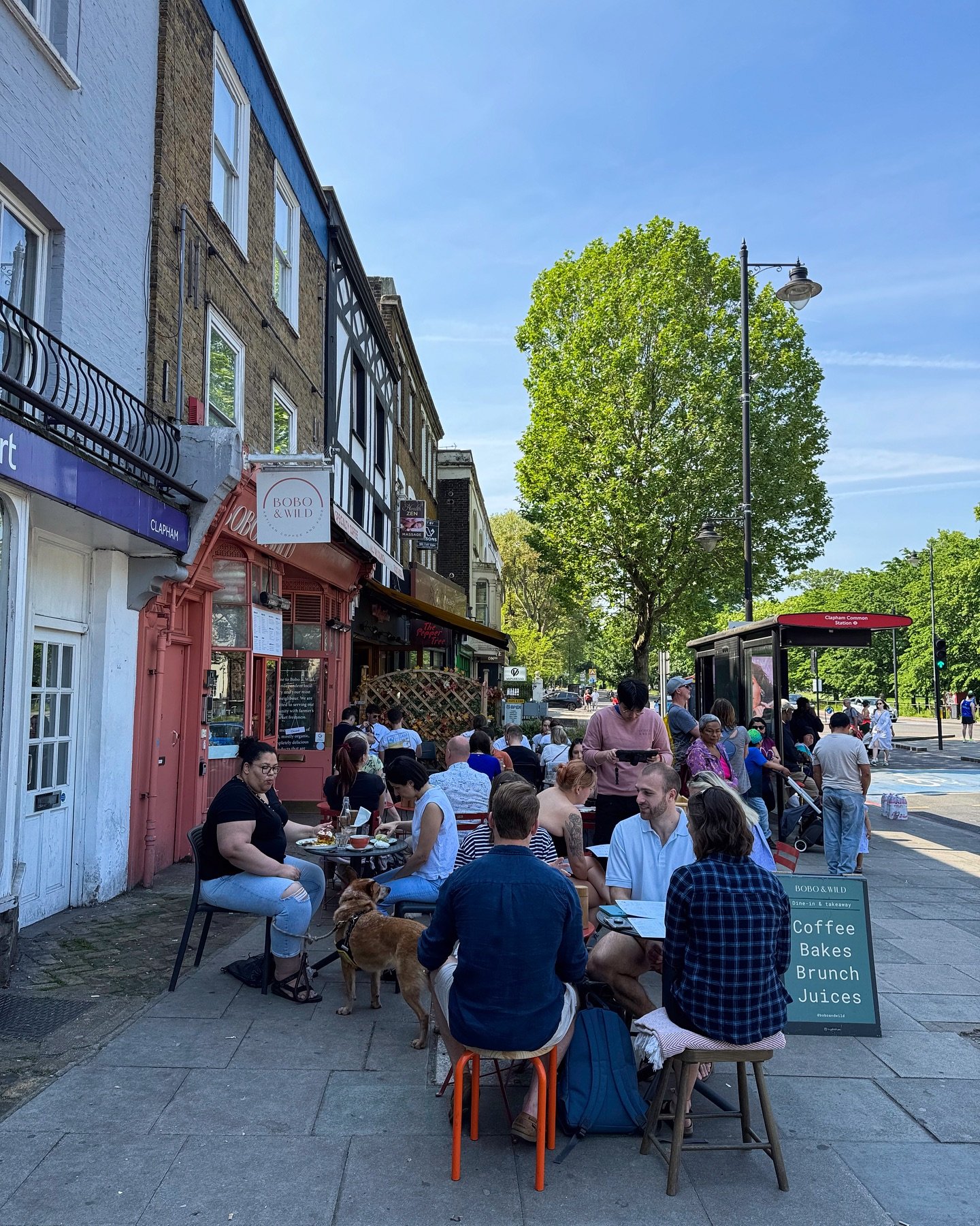 Lazy Sunday afternoons are best spent here! ☕🌿 Our outdoor seating is ready for you to unwind and enjoy the day.

#clapham #claphamcommon #londonfoodie #brunch