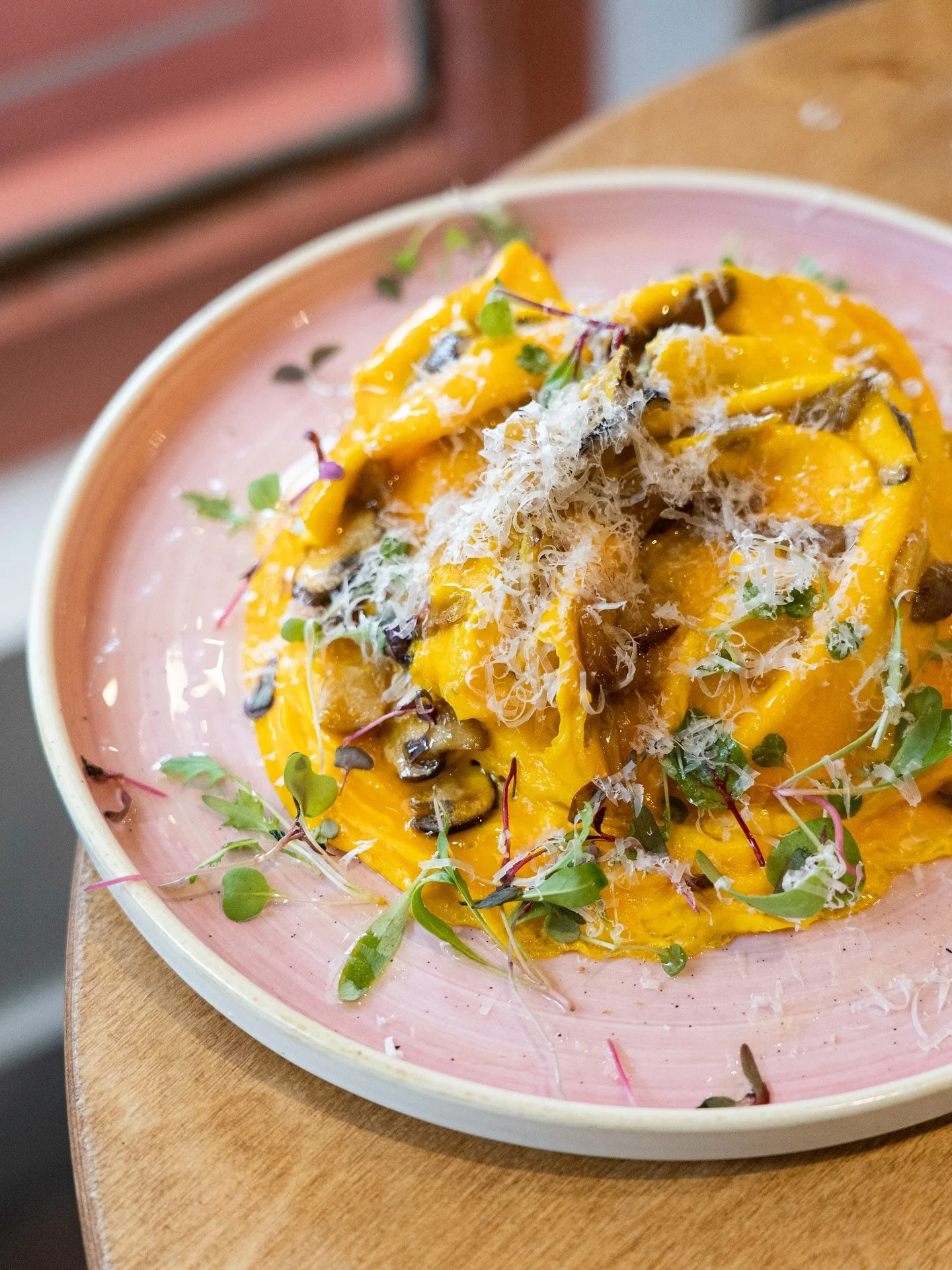 Weekend therapy: served on a plate. 🍽️