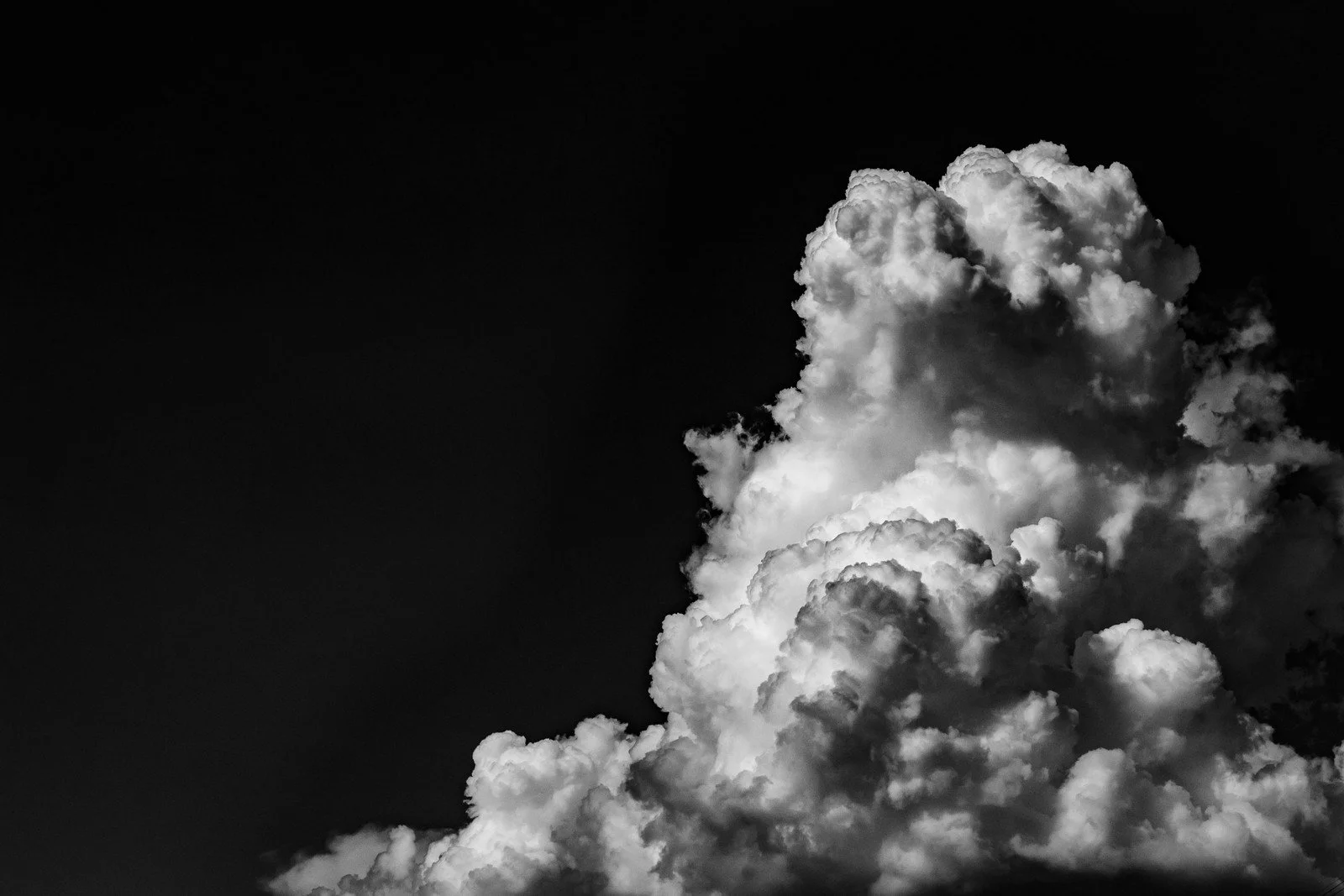 Expanded Frames for Sonic Investigation: Residues, Atmospheres, Inaudibilities. Talk by Gascia Ouzounian