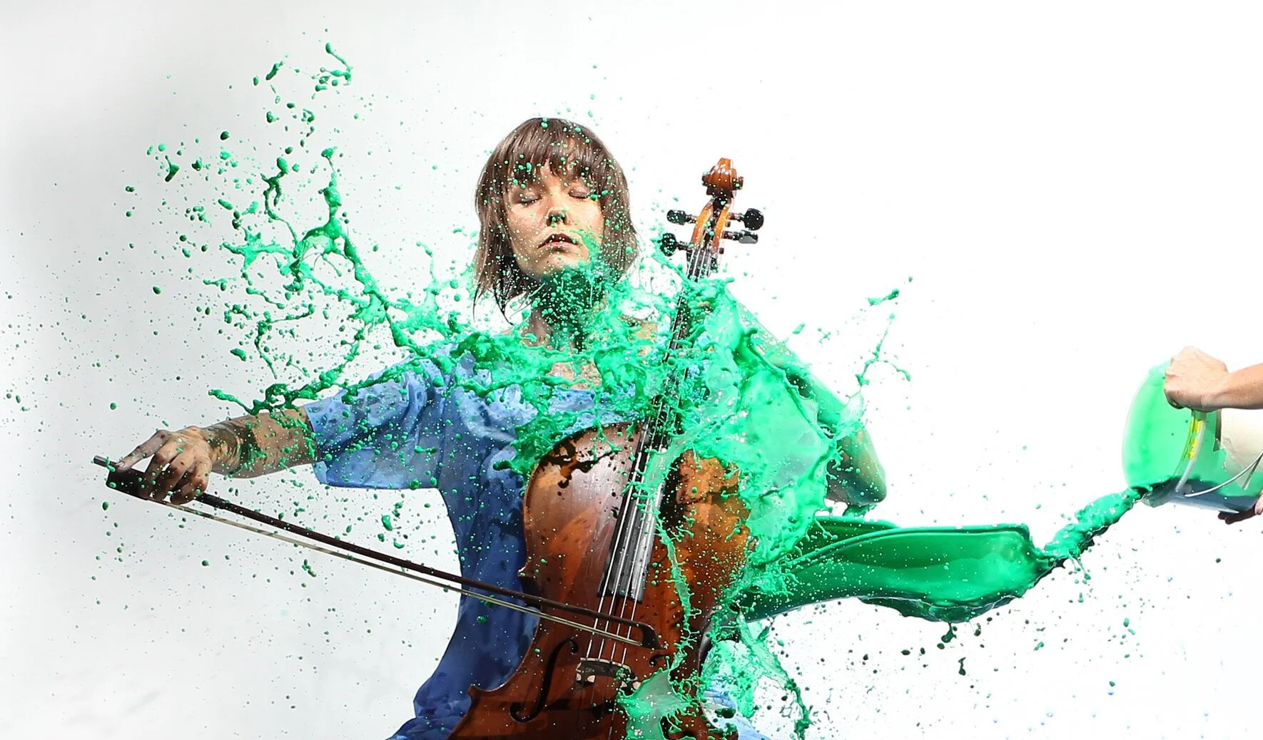 MICRO MACRO-353700.jpg