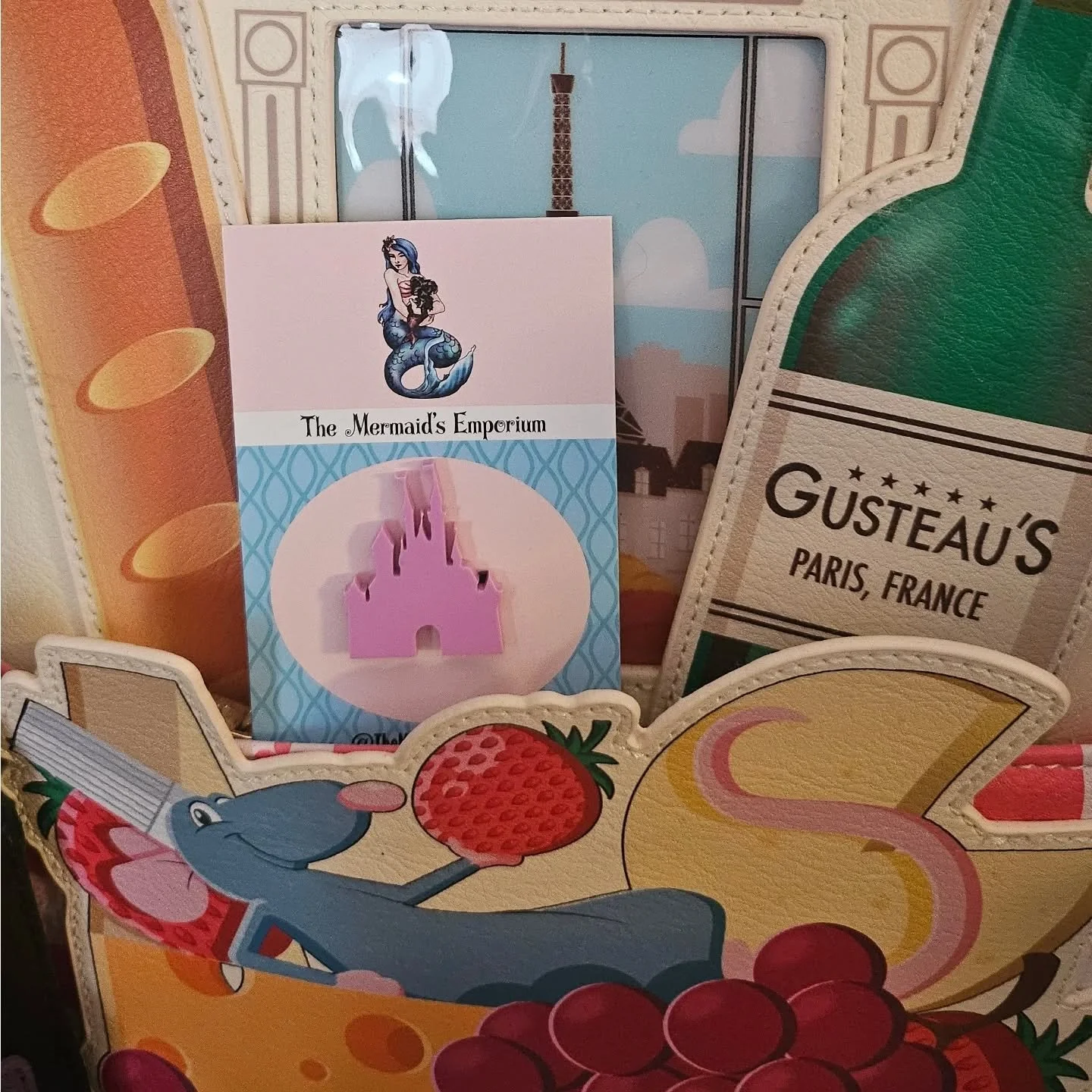 Princess Castle Pin 🏰👸 perfect for those Disney trips... In our &pound;5 sale
..
.
#disney #disneyparks #disneyworld #disneypic #themermaidsemporium