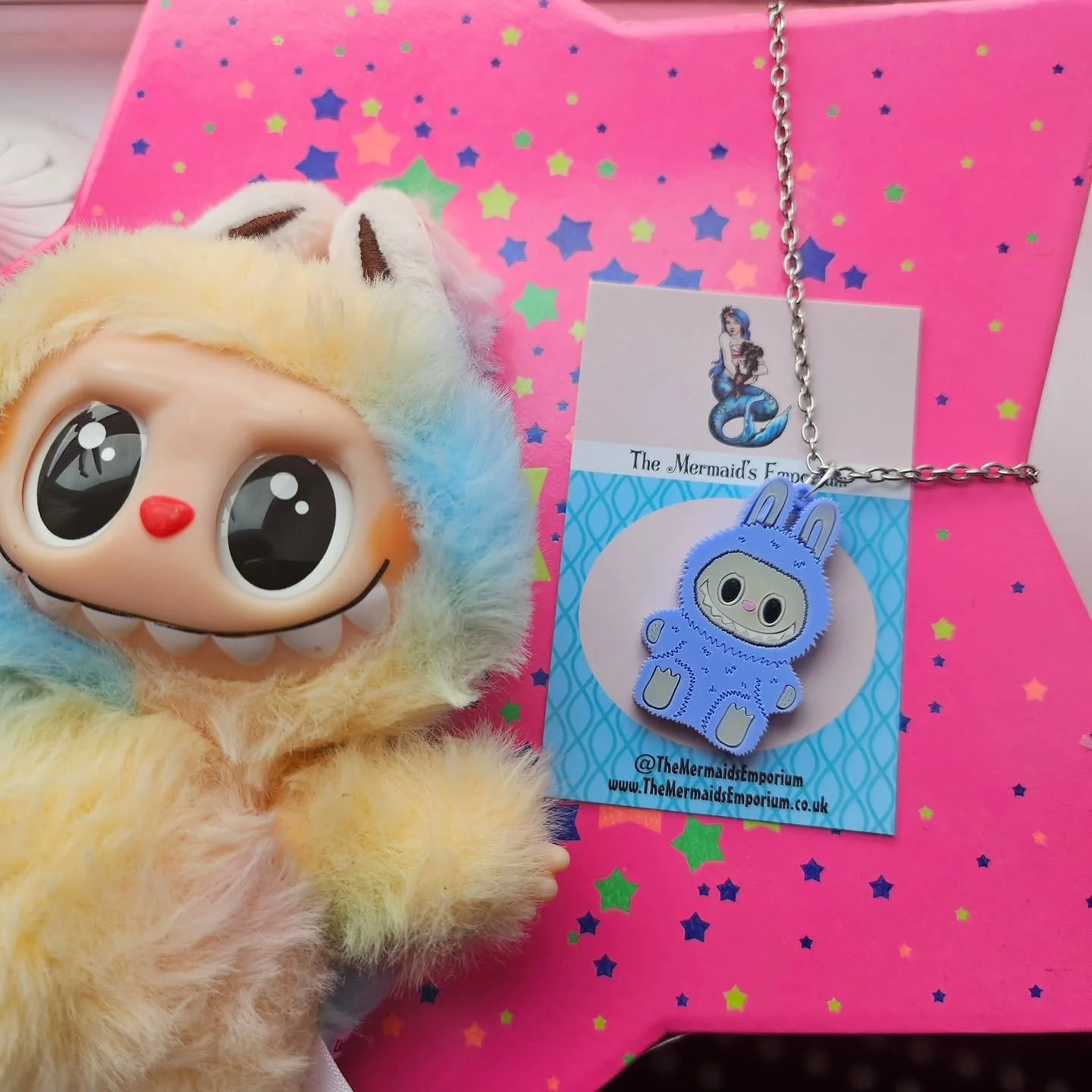 Lafufu Necklace ❤️✨
..
.
#lafufu #labubu #popmart #collectable #tending #cute #kids #popular #etsy #etsyuk #etsyshop #etsyfinds #jewellery #jewelry #handmadewithlove #jewelry #shopsmall #supportsmallbusiness #themermaidsemporium #christmas #christmas