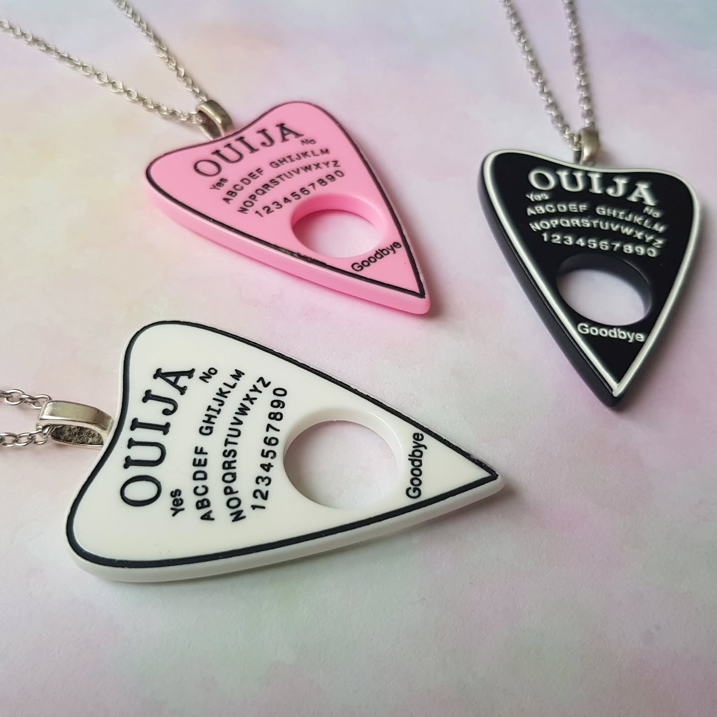 Ouija Planchette Necklace! In our &pound;5 sale!
Once it's gone it's gone
..
.
#ouija #ouijaplanchette #ouijaboard #ouijaboards #spooky #jewelry #jewellery #halloween2025 #halloweencostume #horror #horrorfan #horrormovies #horroraddict #horrorlover #