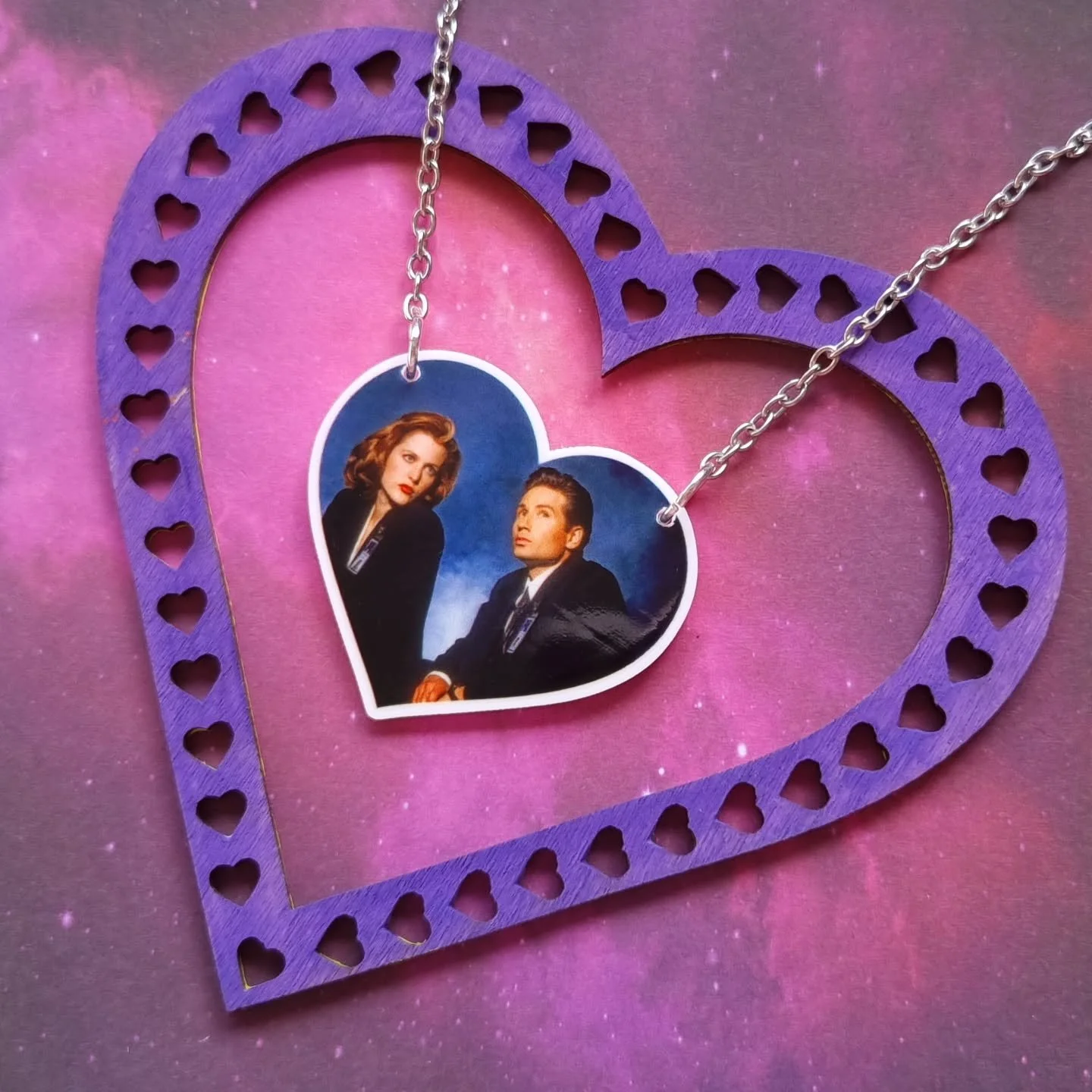 X-Files Necklace 💫🌌👽
..
.
#xfiles #xfilesrevival #xfilesforever #xfileslover #xfiles2015 #xfilesedit #xfilesreunion #agentmulder #agentscully #mulderandscully #foxmulder #danascully #davidduchovny #gilliananderson #thetruthisoutthere #idobelieve #