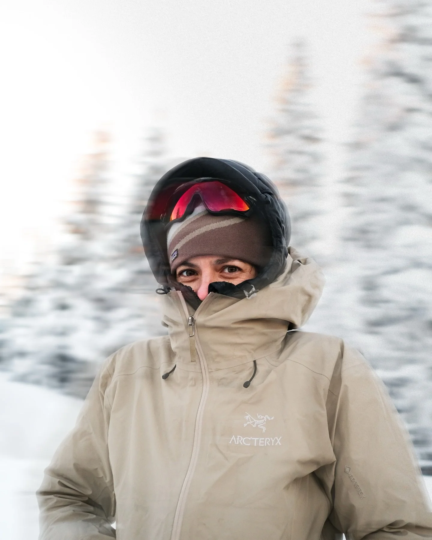 On ne s&rsquo;attendait &agrave; rien.

On a travers&eacute; la belle montagne,
guid&eacute;s par les arbres, l&rsquo;inclinaison des pentes,
les recoins qu&rsquo;on reconna&icirc;t sans les nommer.

On a fr&ocirc;l&eacute; les cr&ecirc;tes
pour entr