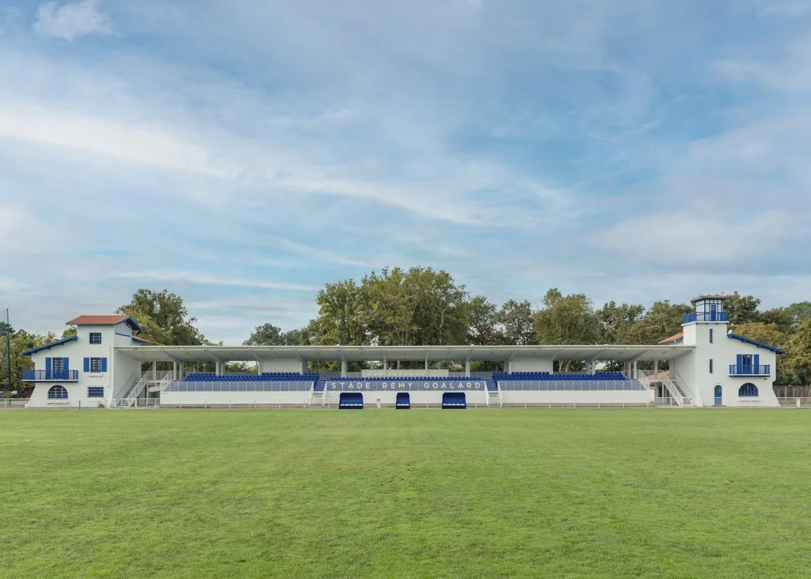 Stade Rémy Goalard, Équilibre Architectes. Soustons, 2025.