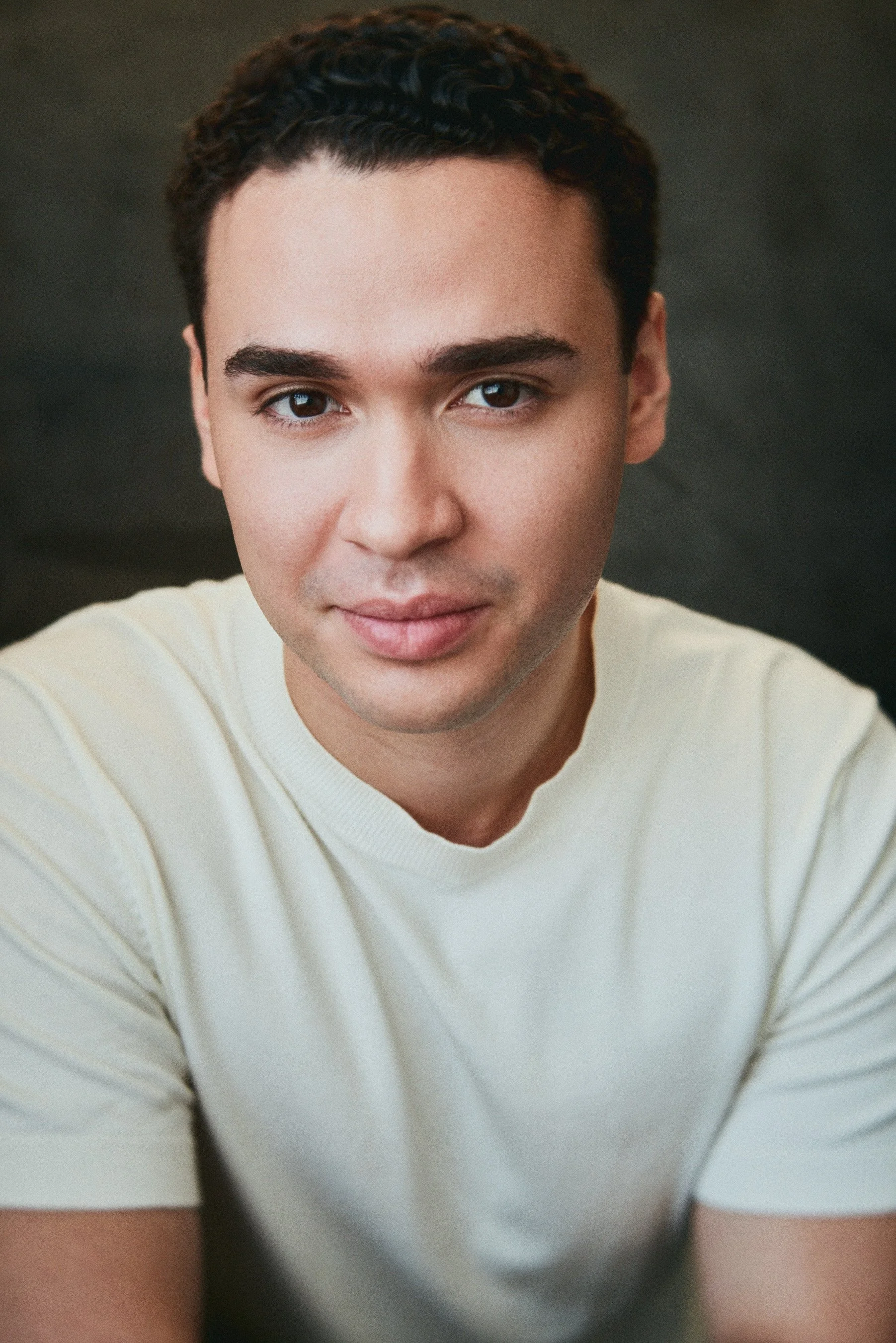 Leo Jerez_Headshot 11.jpg