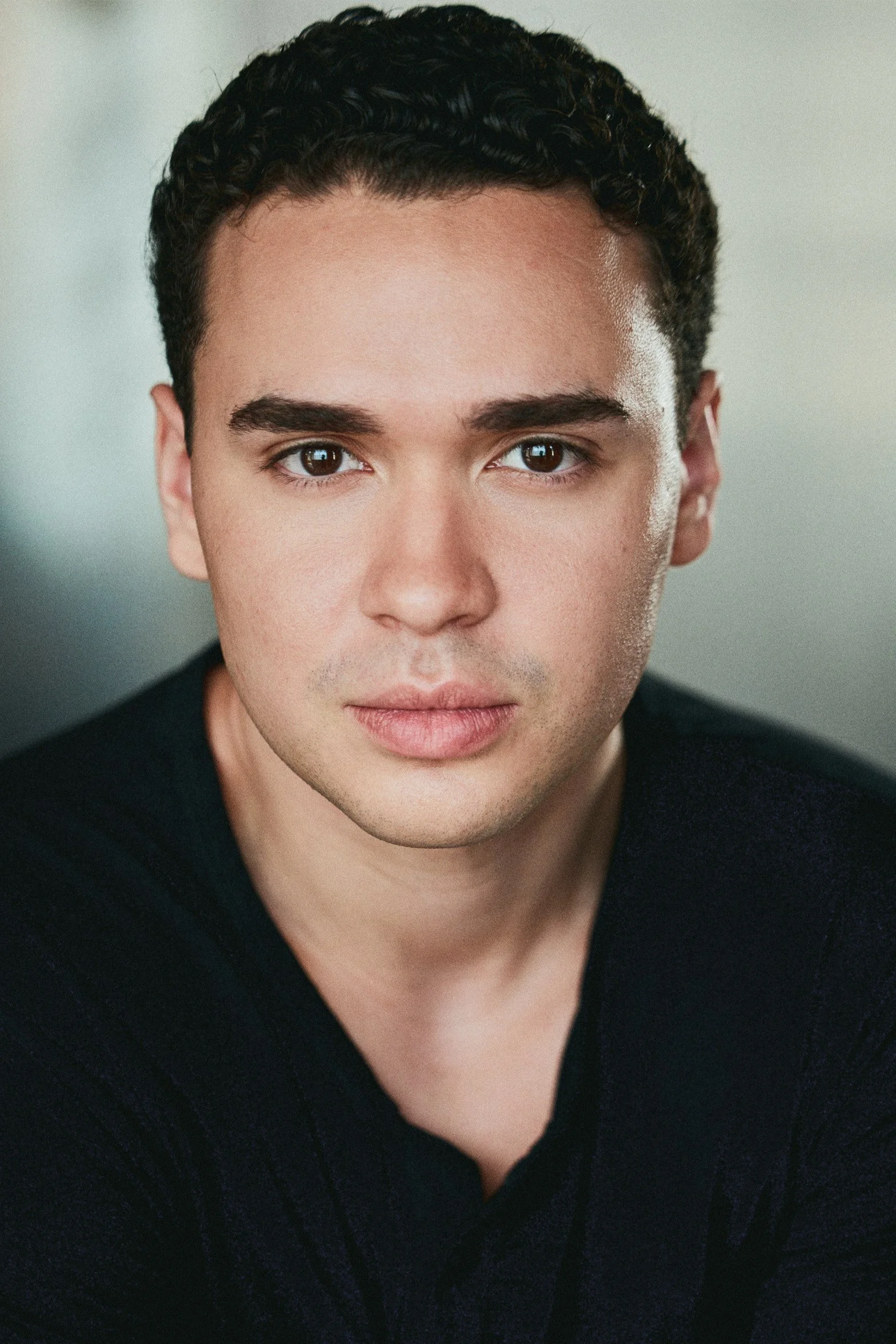 Leo Jerez_Headshot 1.jpg