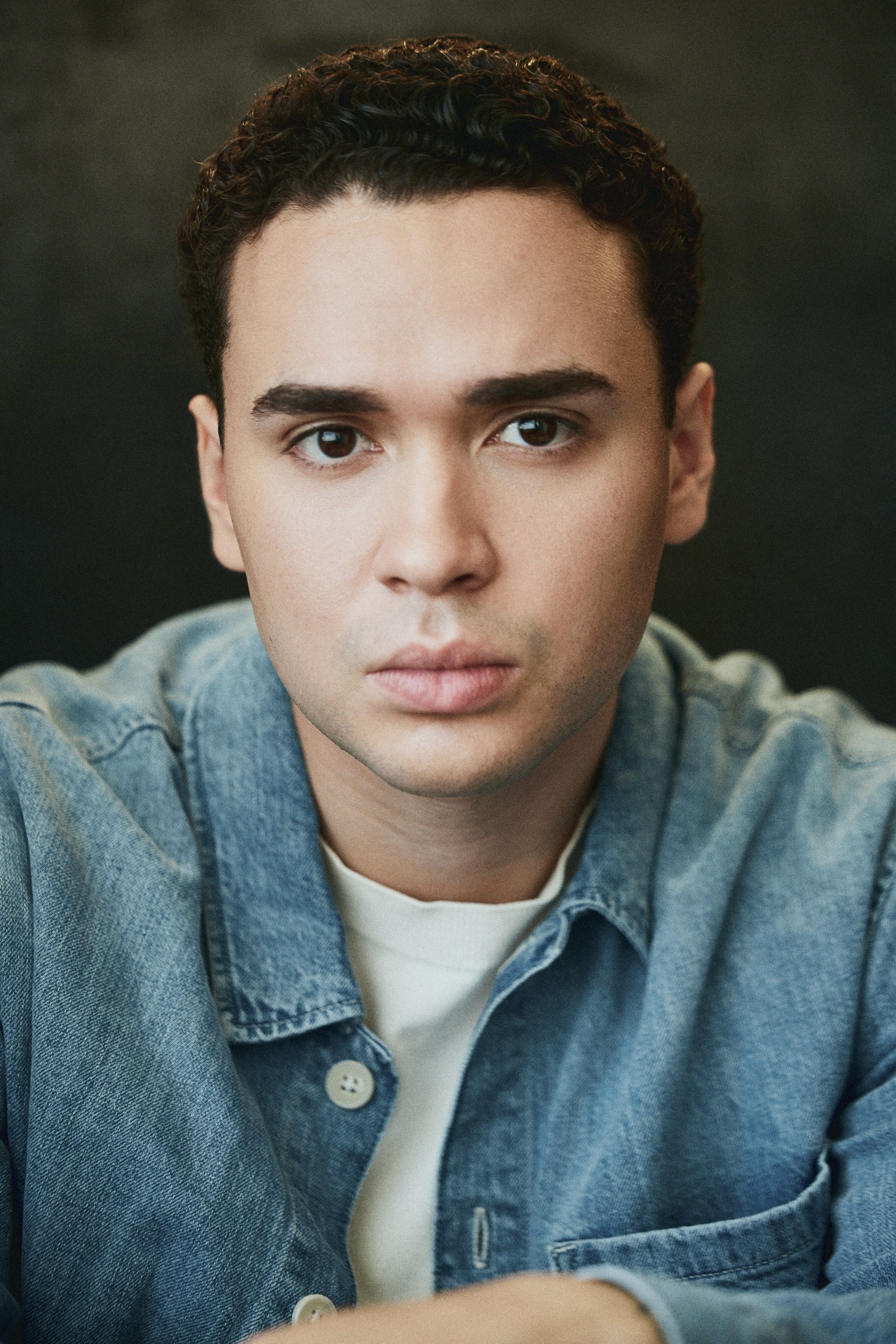 Leo Jerez_Headshot 8.jpg