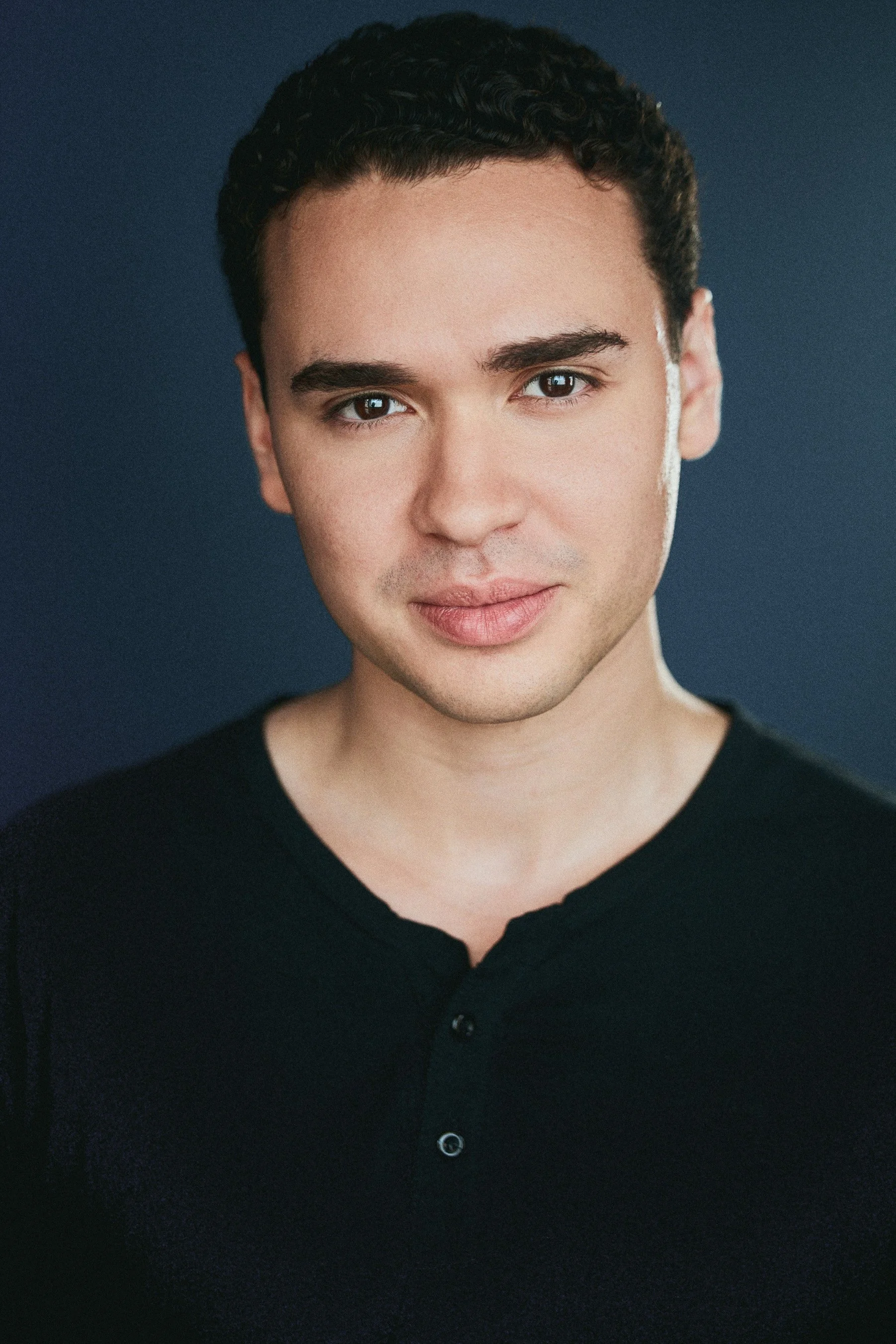 Leo Jerez_Headshot 6.jpg