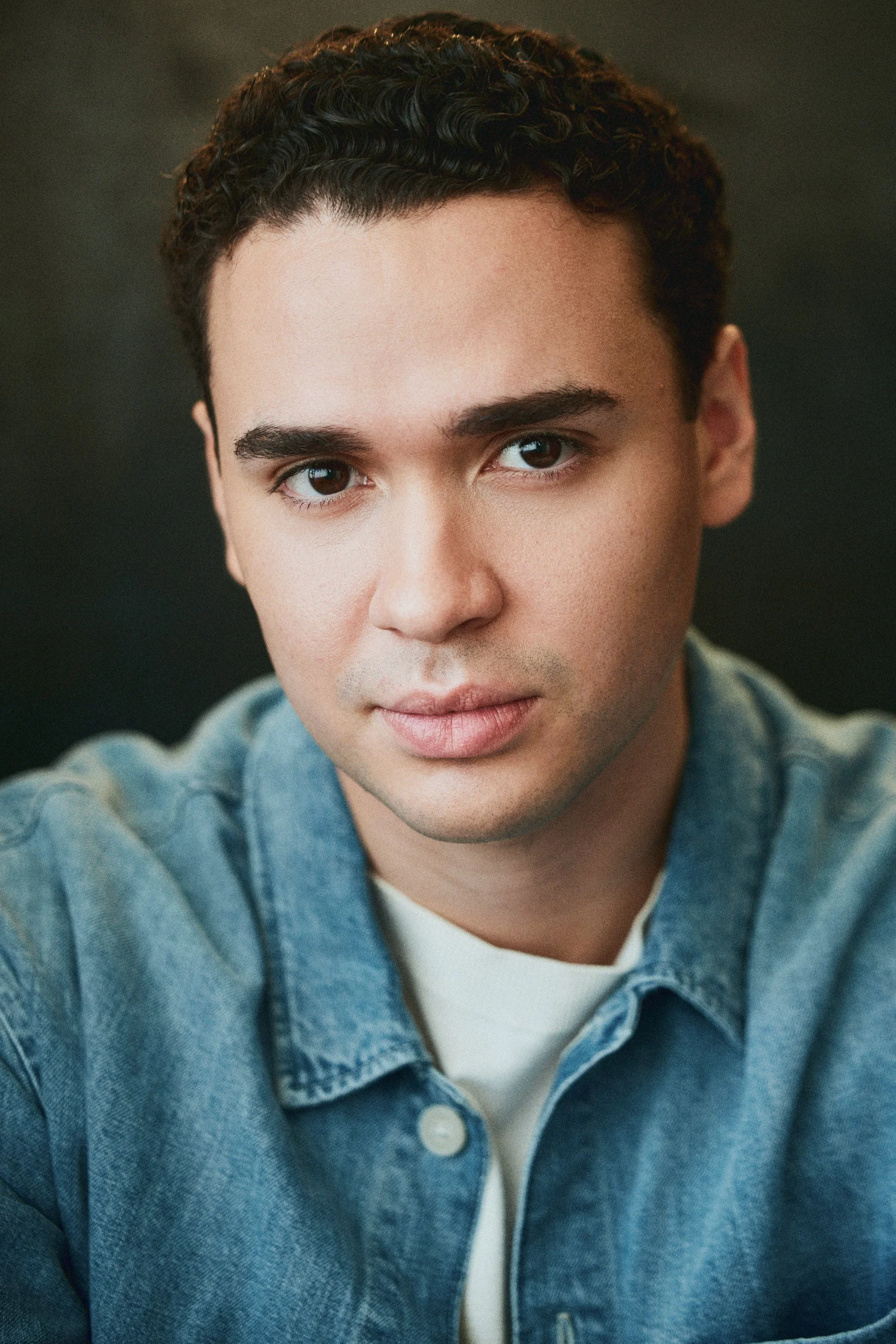 Leo Jerez_Headshot 9.jpg