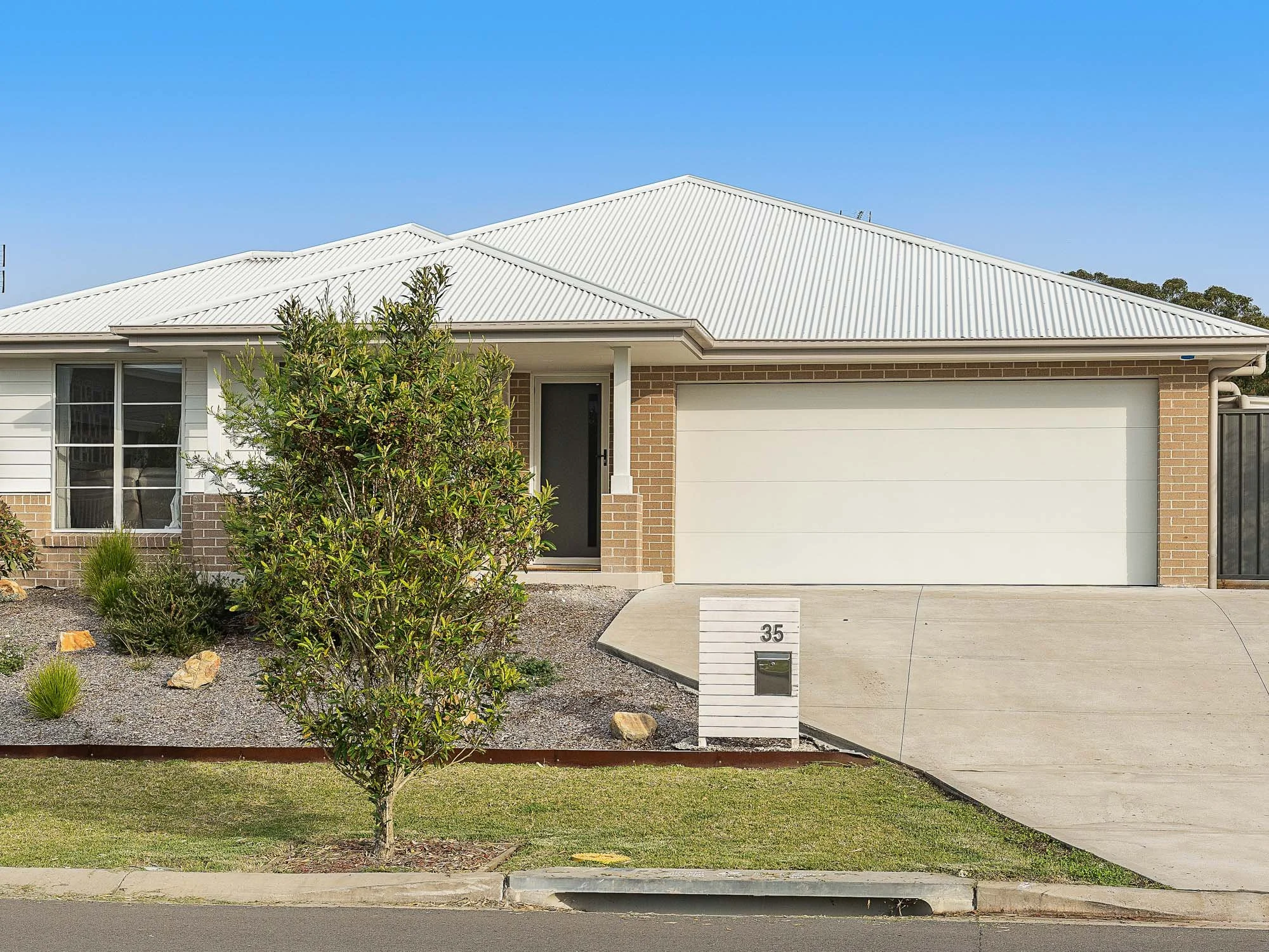 35 Fishermans Drive.