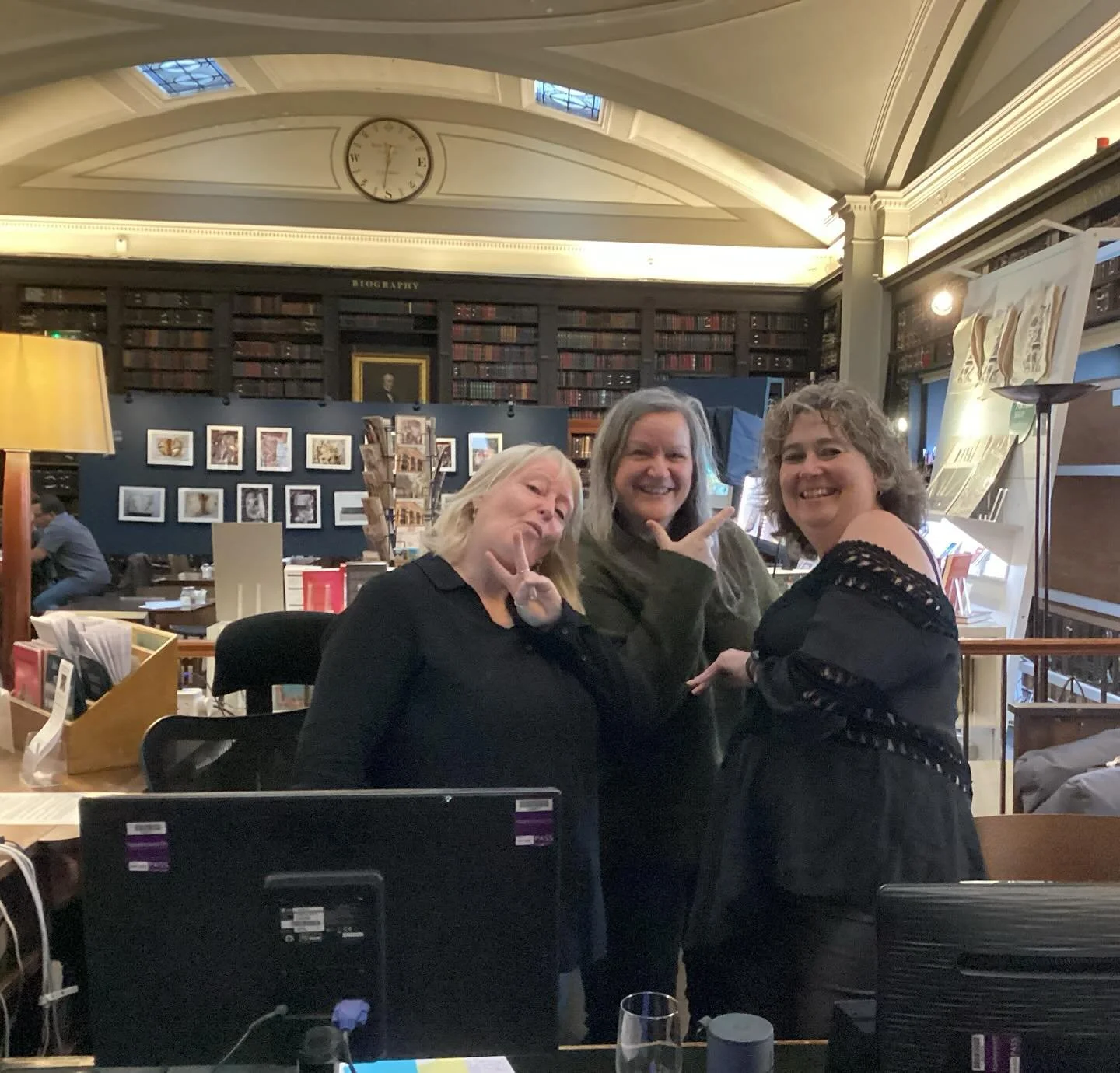 It&rsquo;s #worldmenopauseday and we&rsquo;re here to welcome you. Or discuss hot flushes, shaving, anger, vertigo &amp; sleep remedies. And our wisdom.

Btw🔥this means something else to us.

@manchestermenopausehive @themenocharity