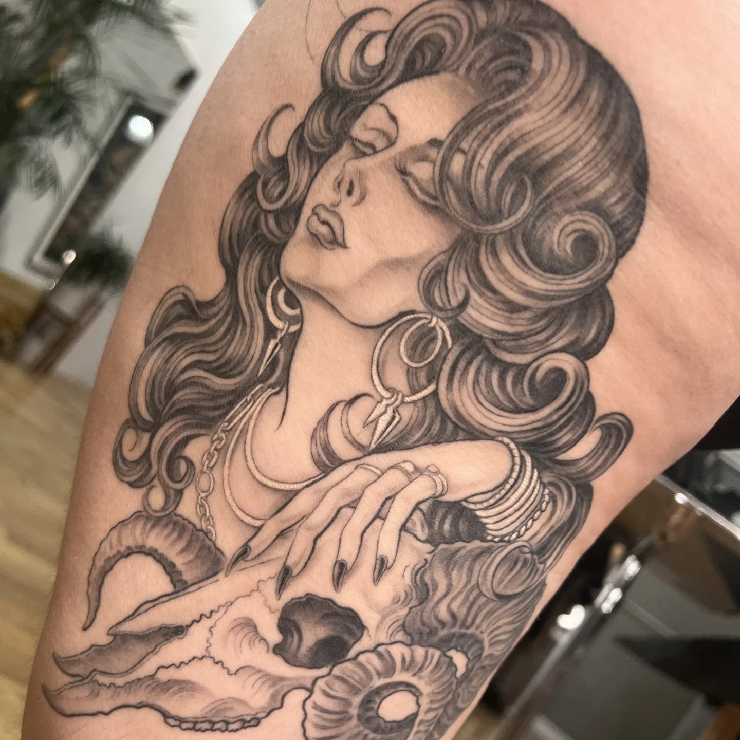 From the archives on the lovely @juliannecatherine @mikirigallery Thank you ✨