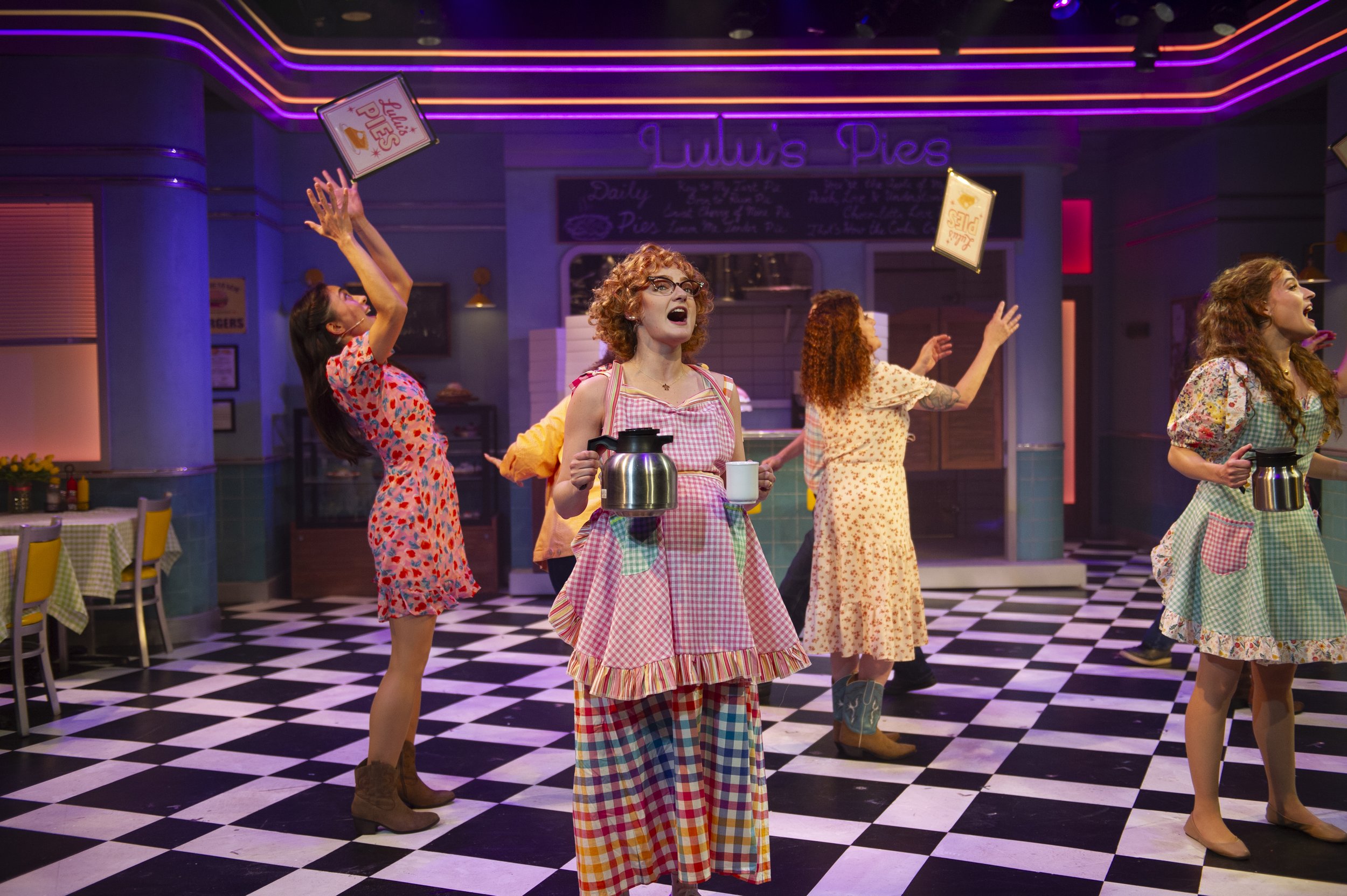 Waitress-564.jpg