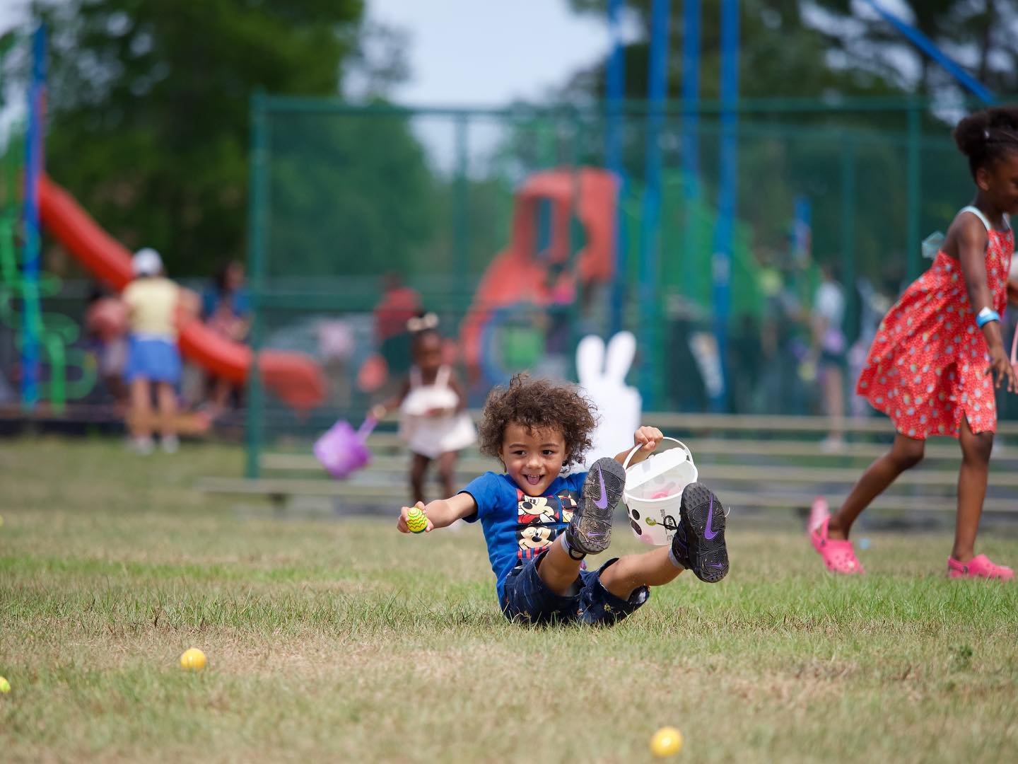 Our Community Easter Egg Hunt is only a few weeks away! We need about ten more volunteers to pull it off. Over 350+ students, families, teachers, and community members join us for our Easter Egg Hunt at Westside Elementary School each year. 

March 2