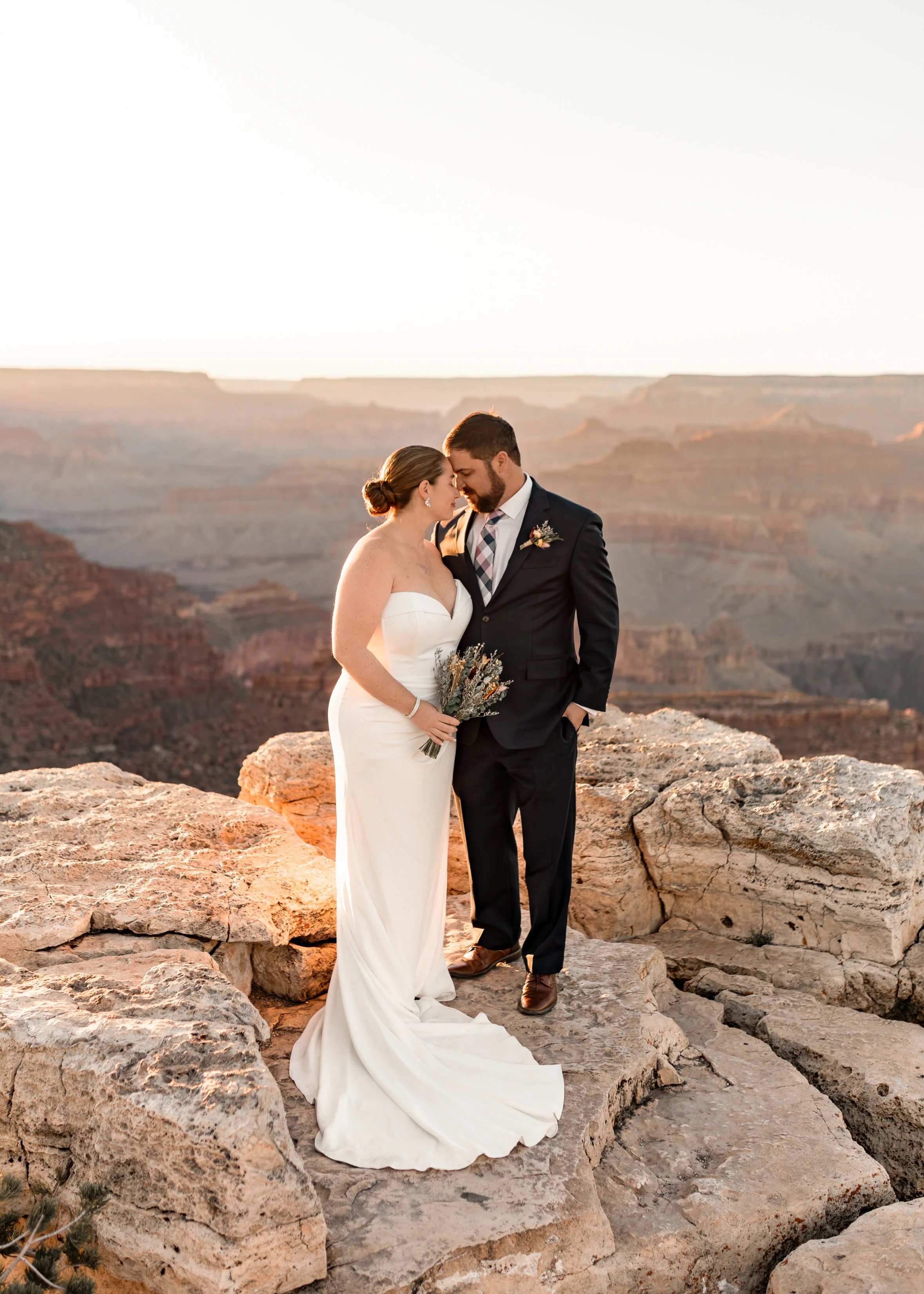Lynsey&Taylor_Wedding_SneakPeek_22.jpg