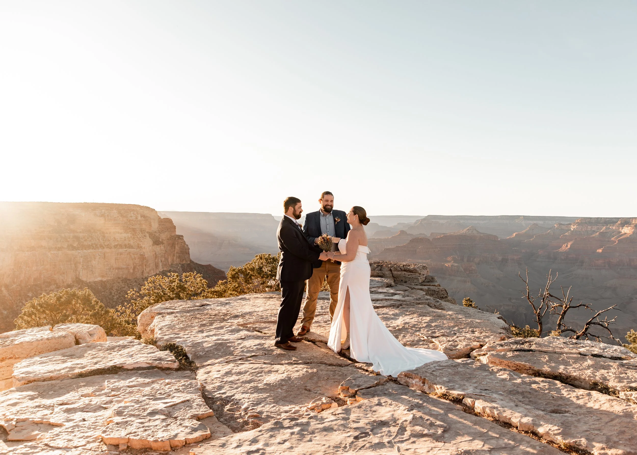 Lynsey&Taylor_Wedding_SneakPeek_12.jpg