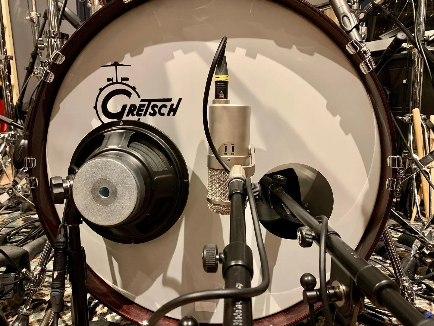 The trifecta 👌🏻
.
.
.
.
.
#sessiondrummer #drumstudio #recordingstudio #recordingsession #drumtracks #drumtracksonline #remotesessions #remotesessiondrummer #remoterecording #remotedrumtracks #instadrummer #drumsondemand #paiste #paistecymbals #eva