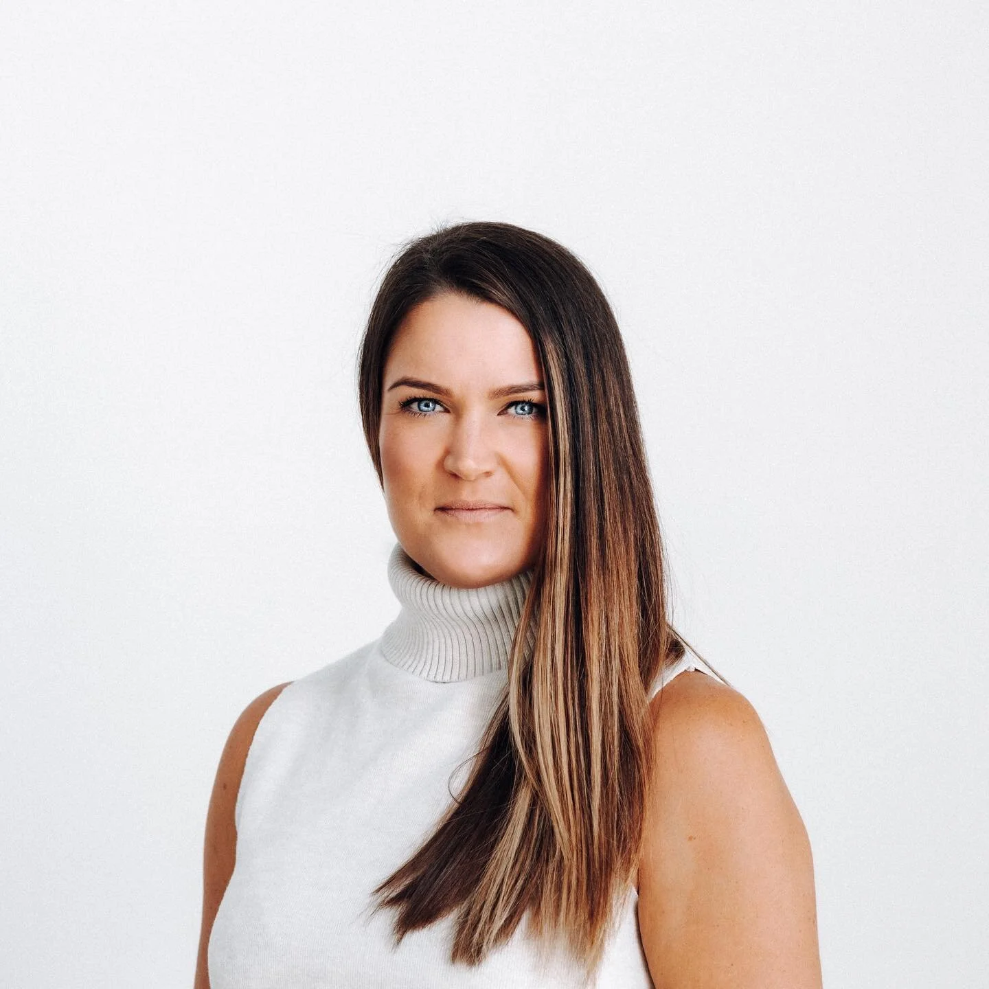 Hi. I&rsquo;m Christine Banno: a human transformation specialist that coaches people on their journey of navigating their highest potential.

I&rsquo;m on a mission to activate and elevate lightworkers. WTF is a lightworker might you ask? 👇🏼

Anyon