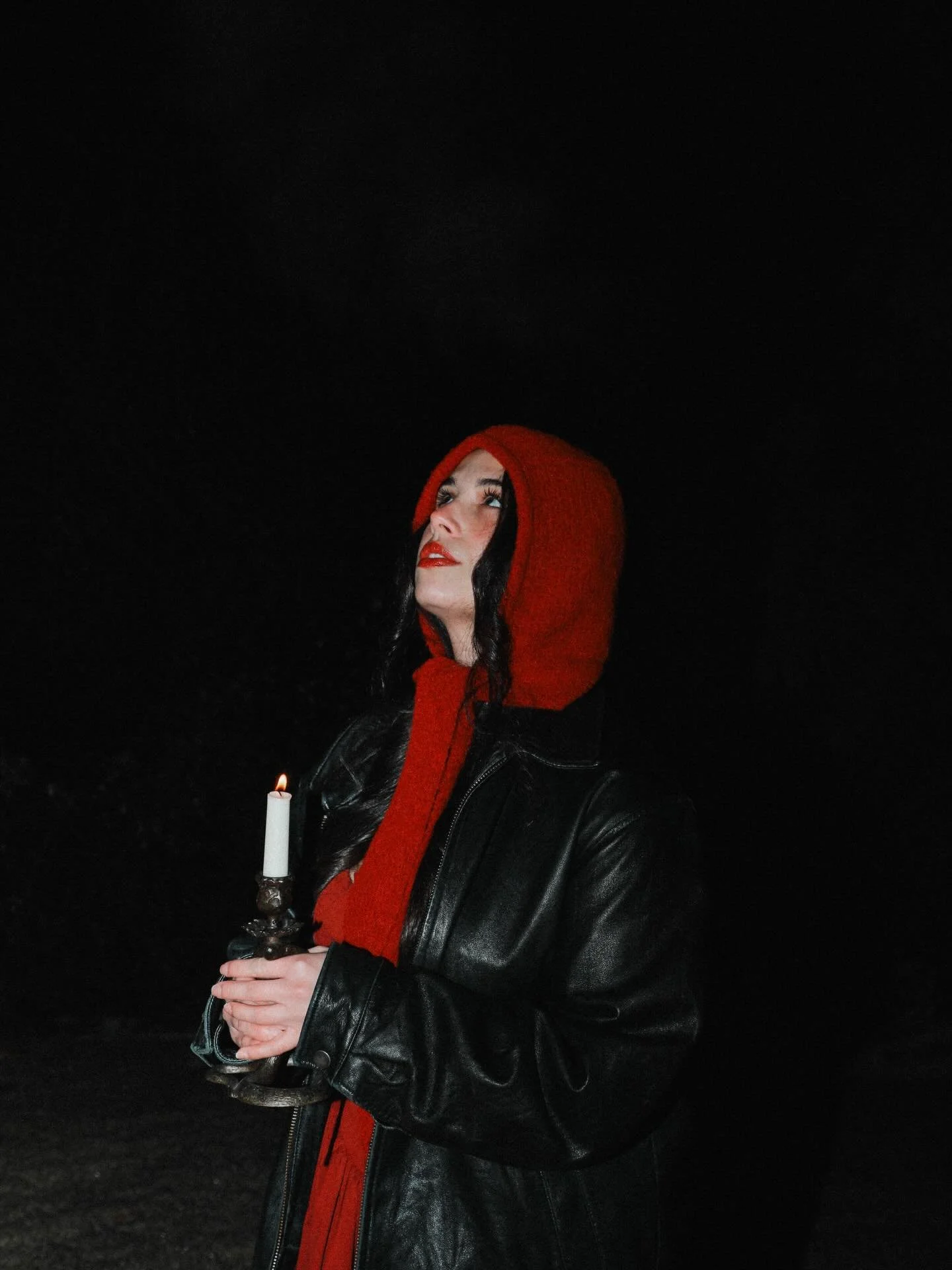 My sister (the one behind the camera) said these look like Snow White cosplay (derogatory) &hellip;. so uhh, just know my vision was supposed to be more editorial than cringe 😮&zwj;💨