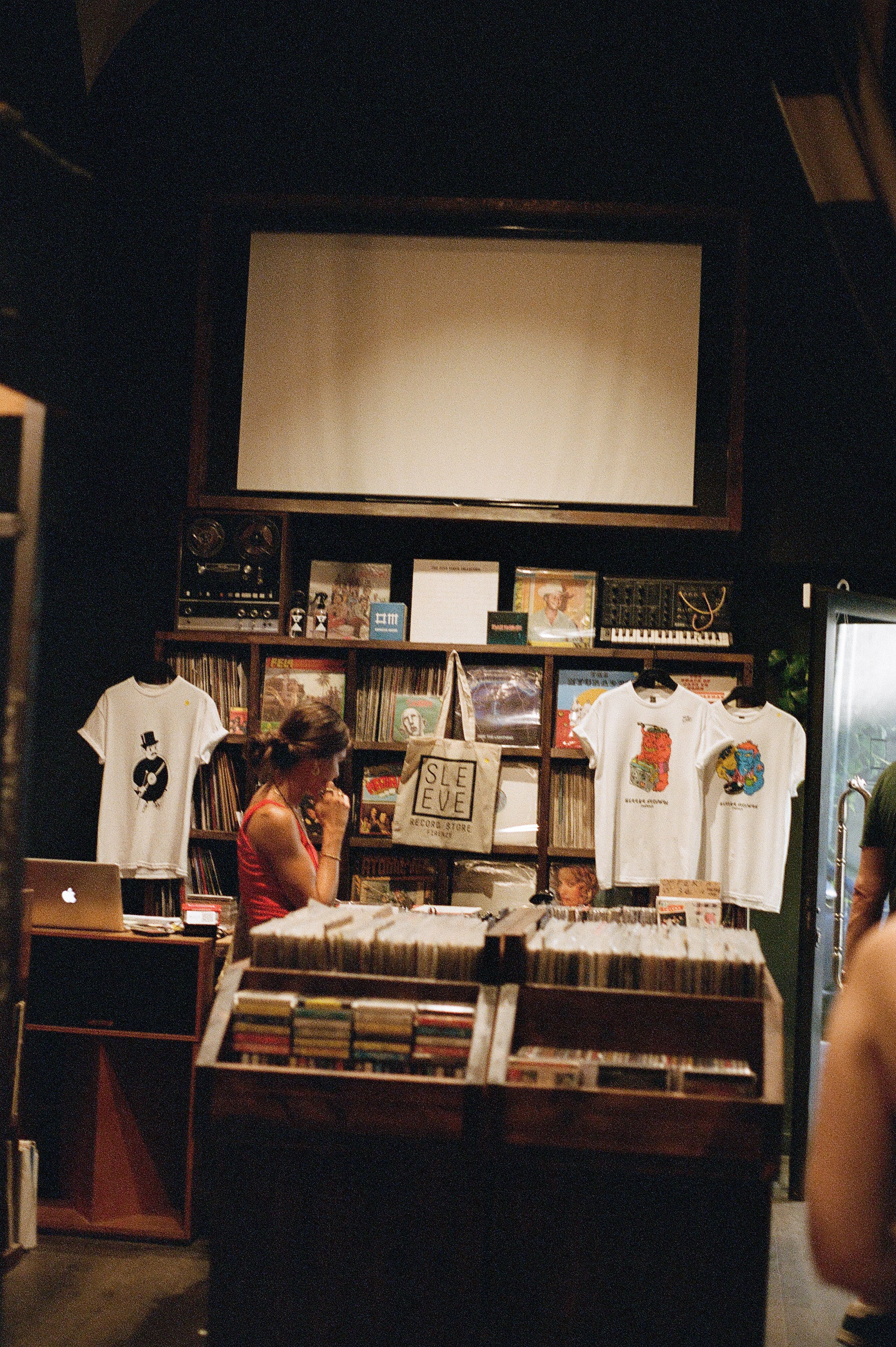 741050060024-2.jpg
