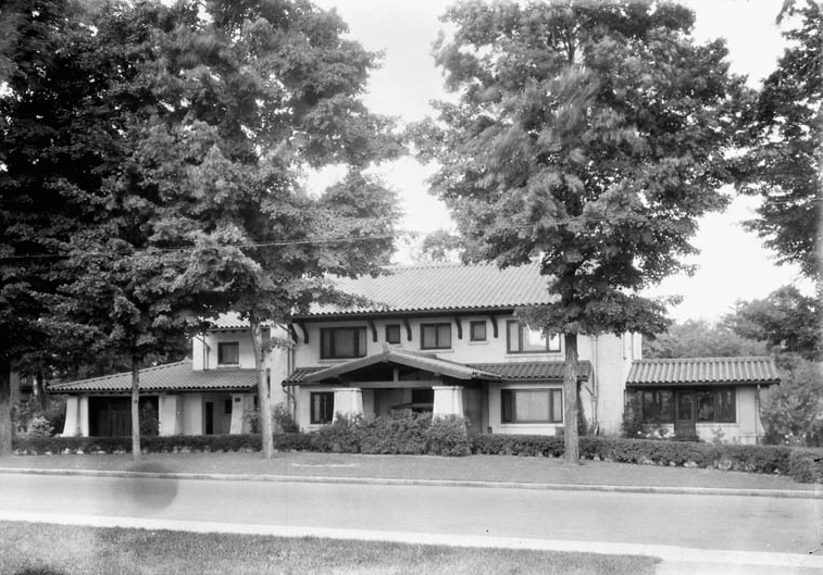   Powell House, date unknown. Photo: Wikimedia Commons.  