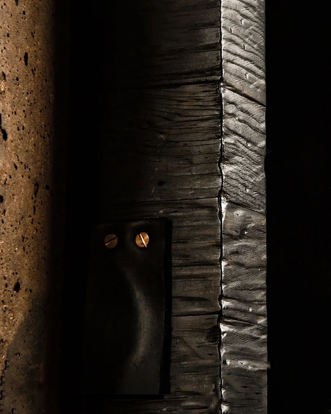 Mystery lurks in the shadows. #CasaSilencio #ElSilencio
•
•
•
•
•
•
#oaxaca #mexico #mezcal #tequila #agave #agavelove #mezcallovers #alcohol #spirits #craftspirits #distillery #distillerytour #palenque #mezcaleria #sust