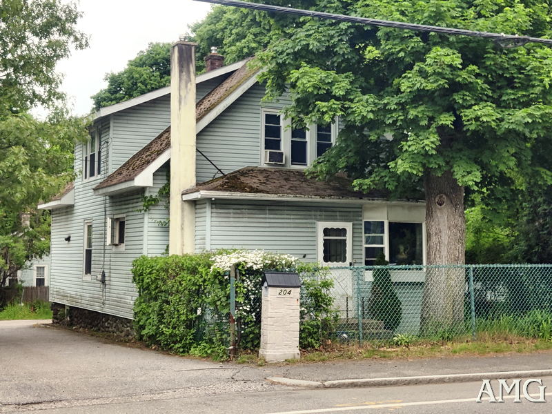 204WheelockAve-Millbury5.png