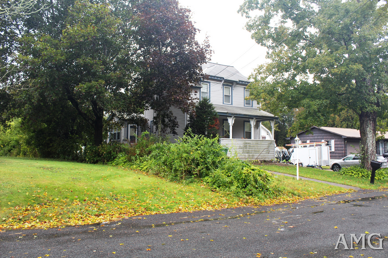 24 King St N Brookfield-8.png