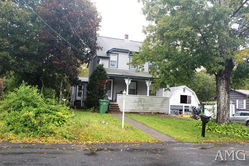 24 King St N Brookfield-9.png