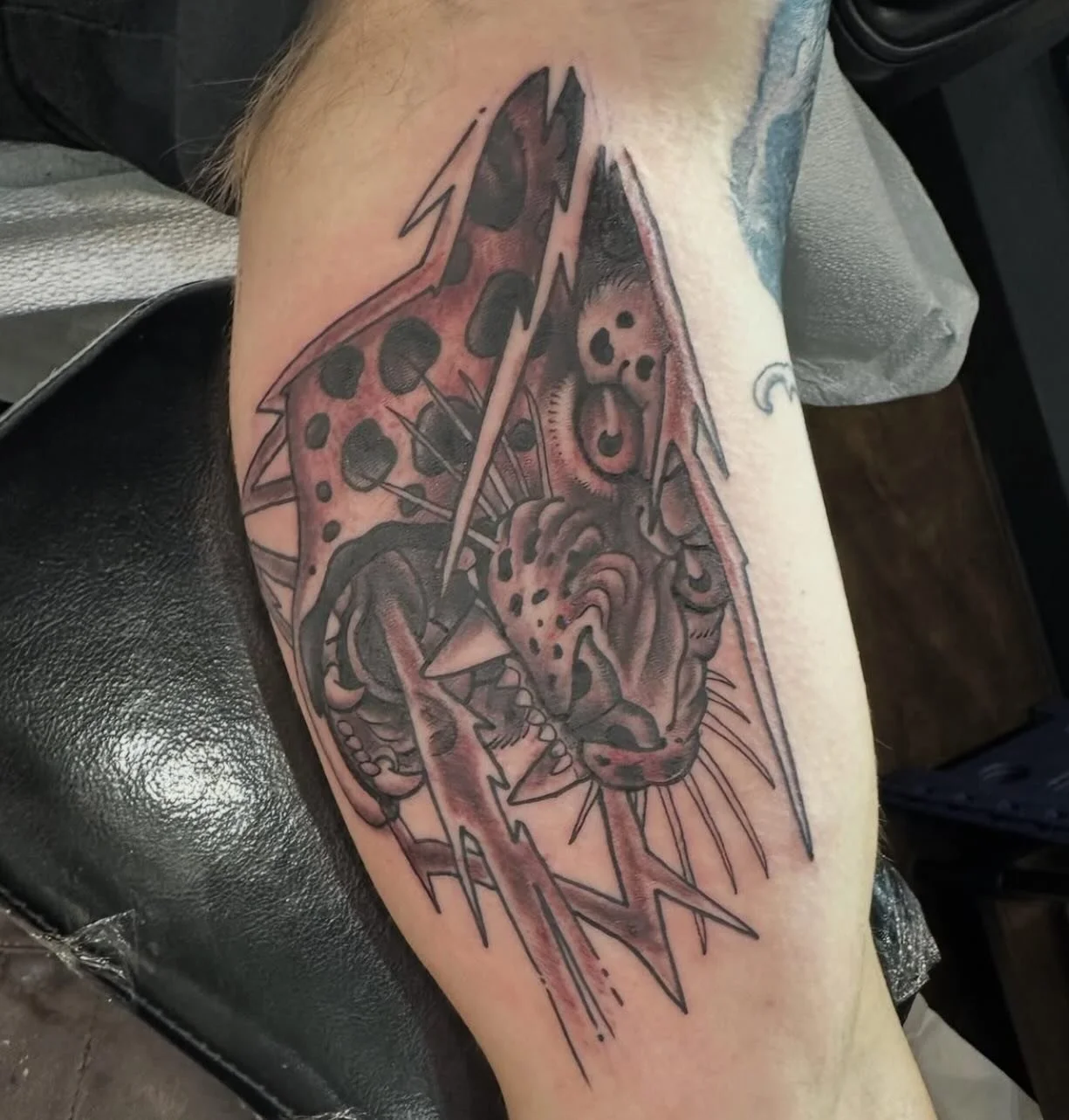 Lightning leopard ⚡️ tattooed by @bj_giacco_lct