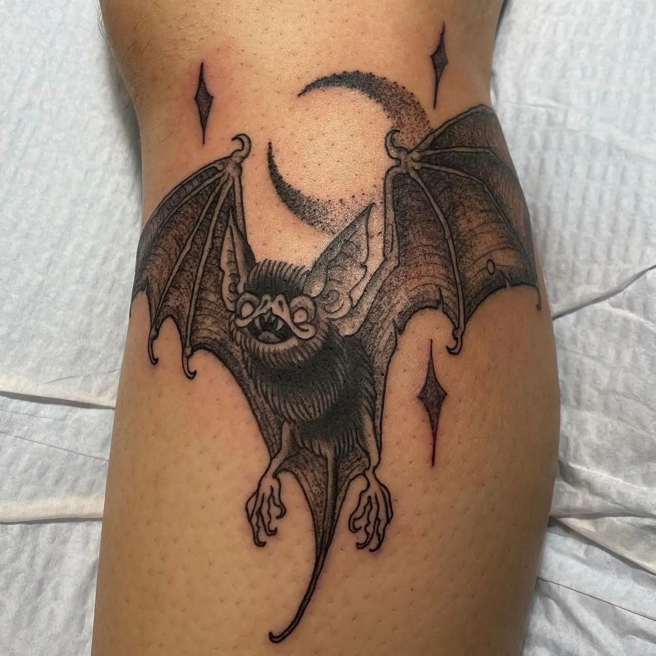 Fun little bat tattooed by @bj_giacco_lct !