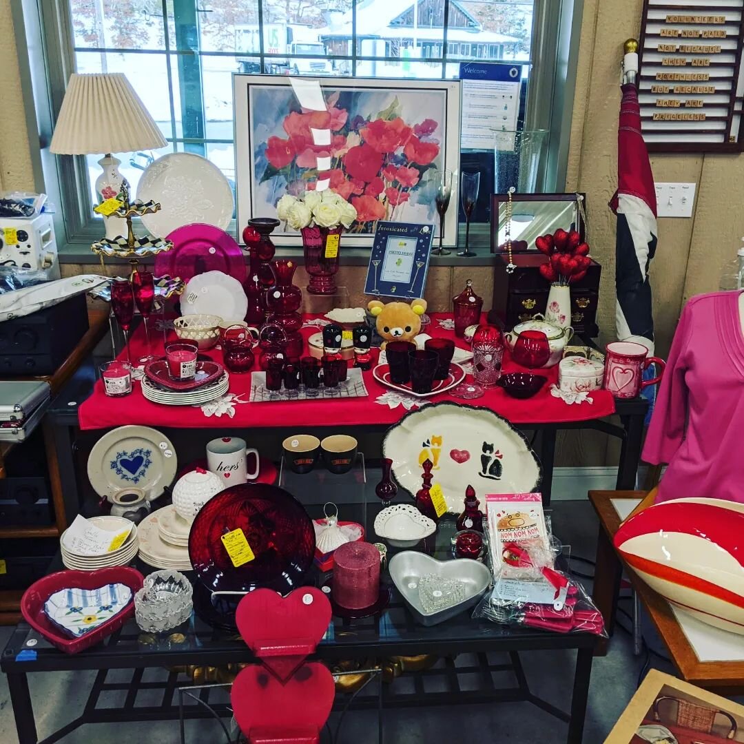 Valentine's Day is around the corner! Find your special someone the perfect gift at Hand in hand Thrift Shop. 
#valentinesgift #shoplocal #savemoney #supportfsc