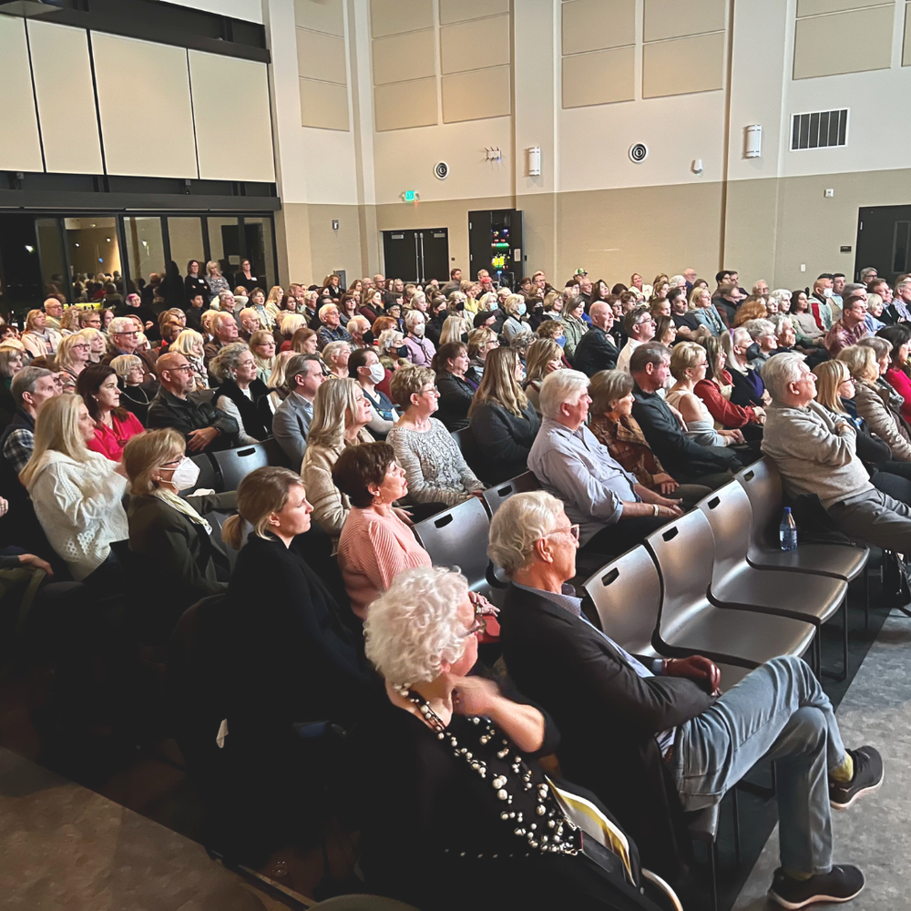 The audience at the Sonoma Speaker Series in Sonoma, California, listening to Katherine Schweit address the crowd on mass shootings.
