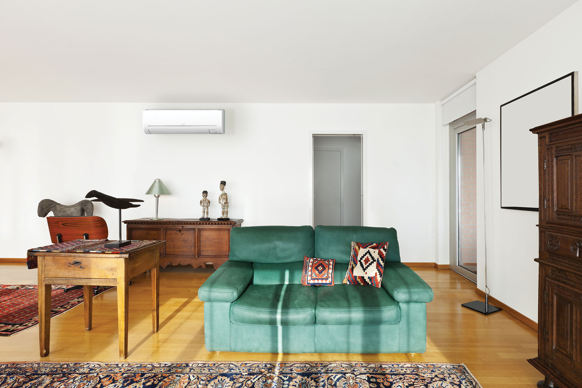 MSZ-GL71-Green-Couch-Room_cmyk.jpg