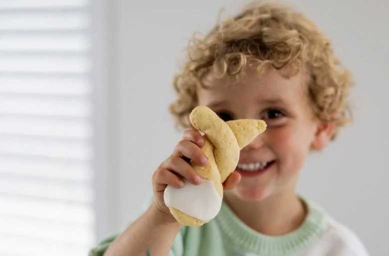 The cute-est kit yet! 🐰

Perfect cookies, amazing crafts and even the most perfect bookmark!!

Make learning fun and tasty!

#learnthroughplay #makelearningfun #flouranddoughnz #easterbasket #easterhunt