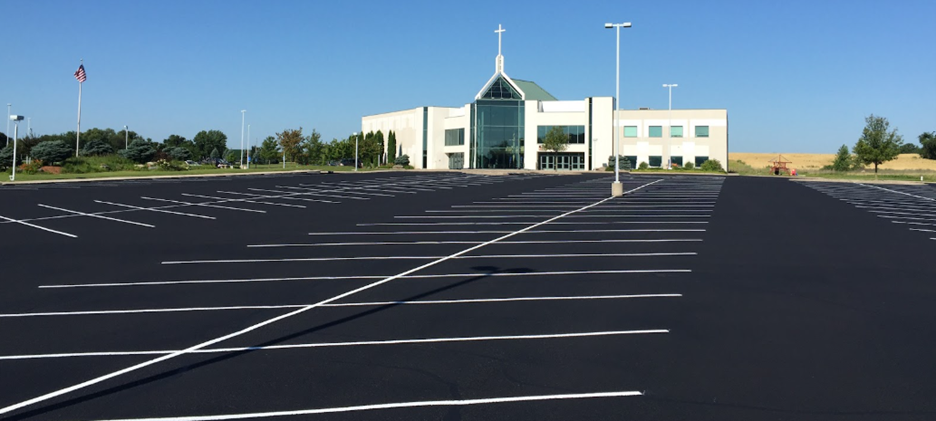 commercial parking lot line stripping