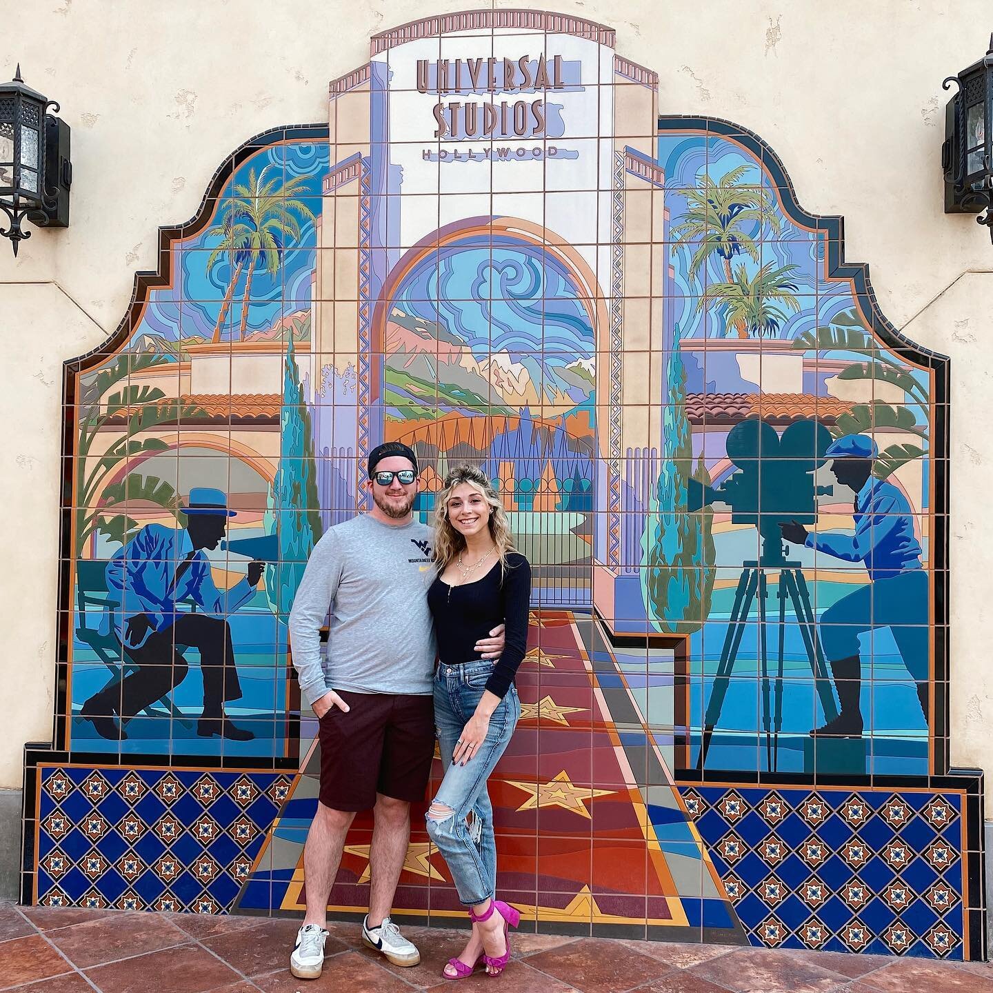 📍Universal Studios &amp; Santa Monica Pier

Amazing food, beautiful sunsets, &amp; gorgeous company. A perfect vacation day-even though it&rsquo;s from a few weeks back now since I suck at posting! 🤗

Come to Nashville soon you beauty @mslivvalittl