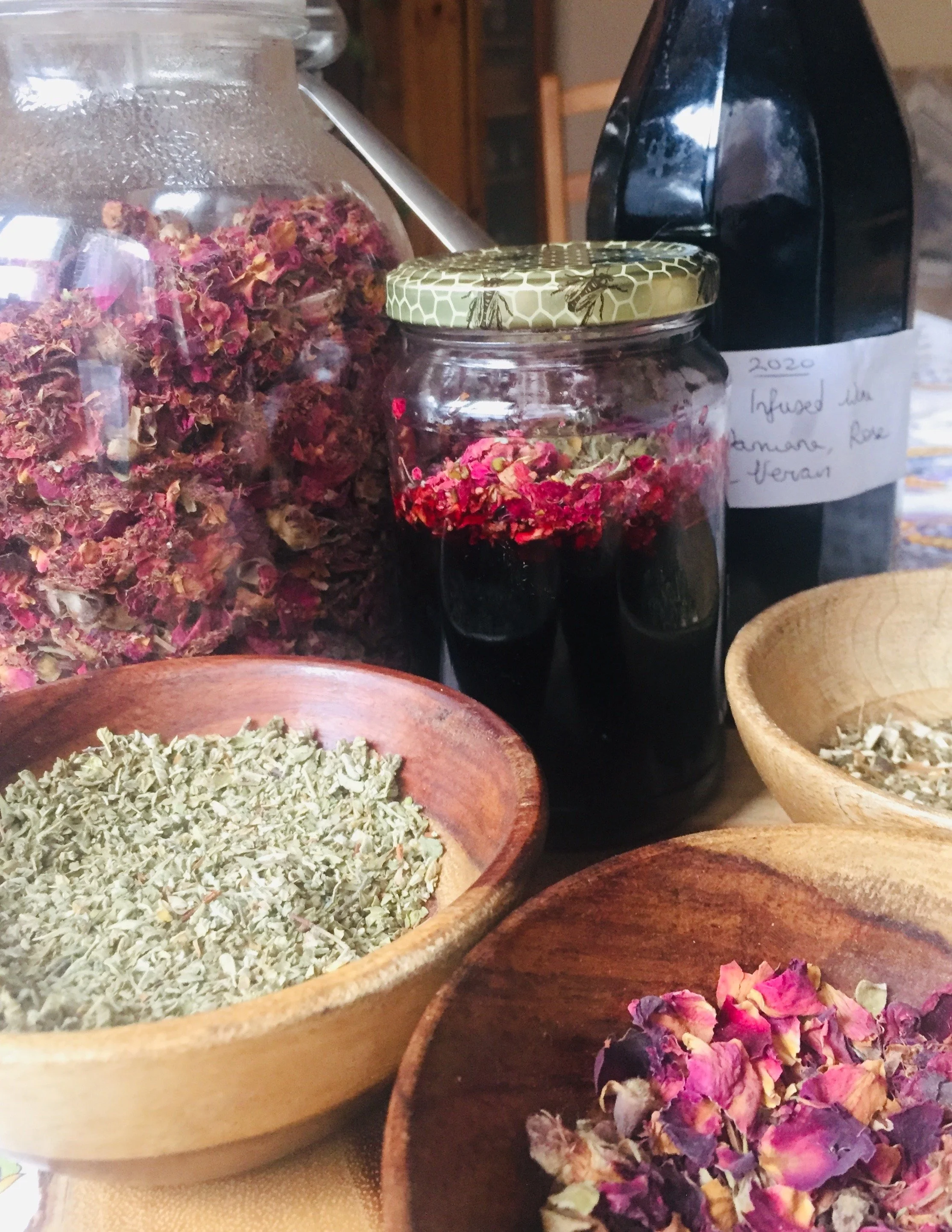 HERBAL COCKTAILS + MOCKTAILS CRAFTING