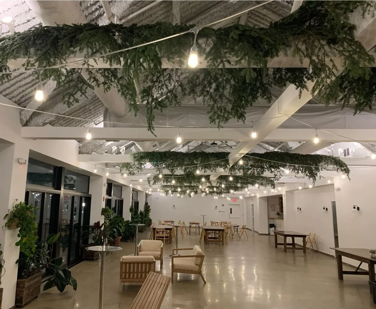 Cozy winter vibes under glowing lights ❄️✨

@brooklyngrange transforms into a warm, plant-filled escape, perfect for winter gatherings, seasonal celebrations, and memorable moments in the city.

#BrooklynGrange #WinterAtBrooklynGrange #WinterEvents #