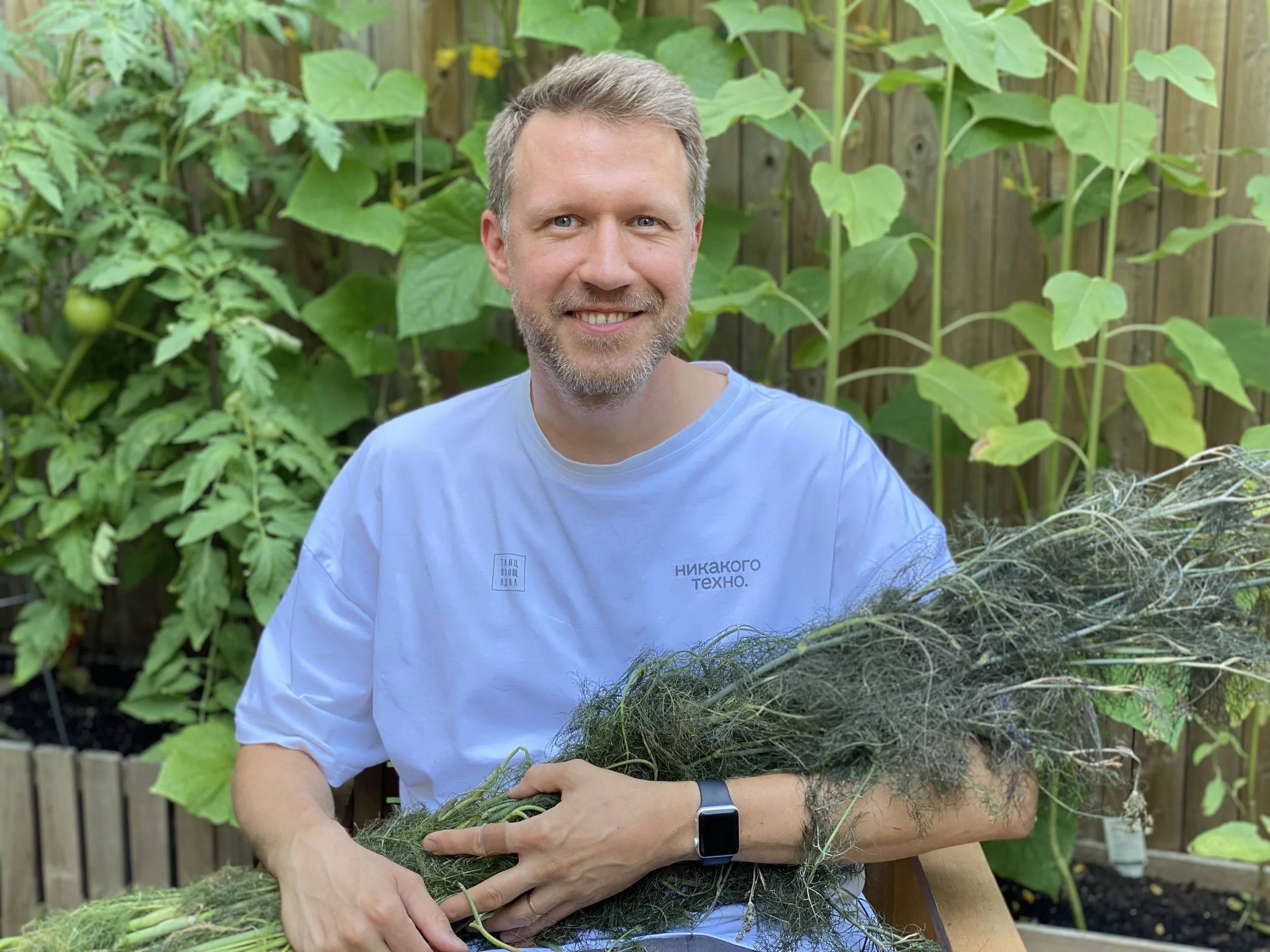   Misha Ilin     
he/him   
Installs