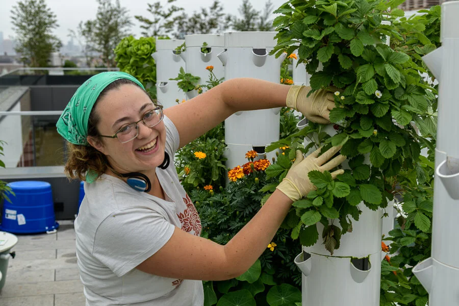  Maya Kutz   
she/her,  they/them  
Greenhouse Manager