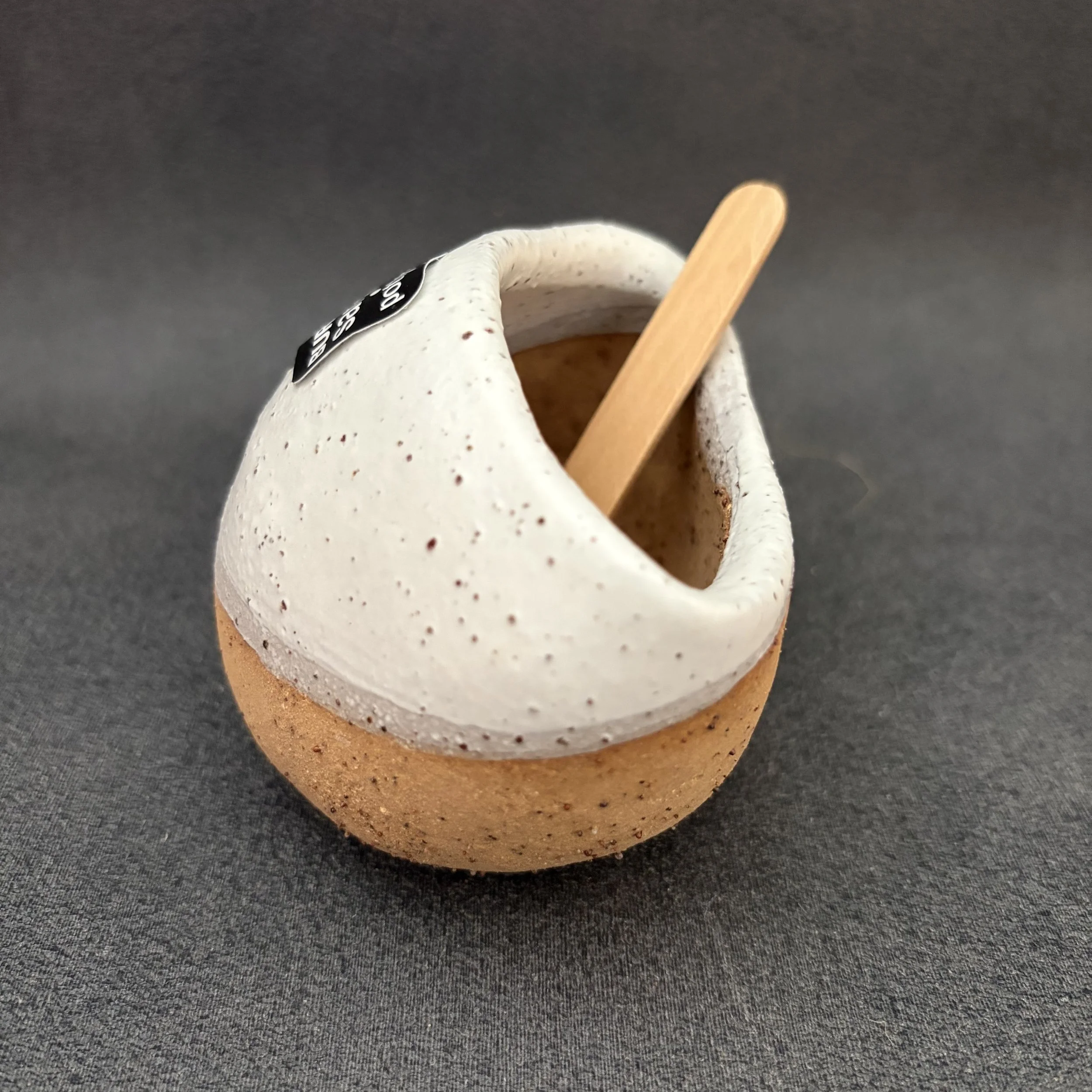 small salt pig . 840