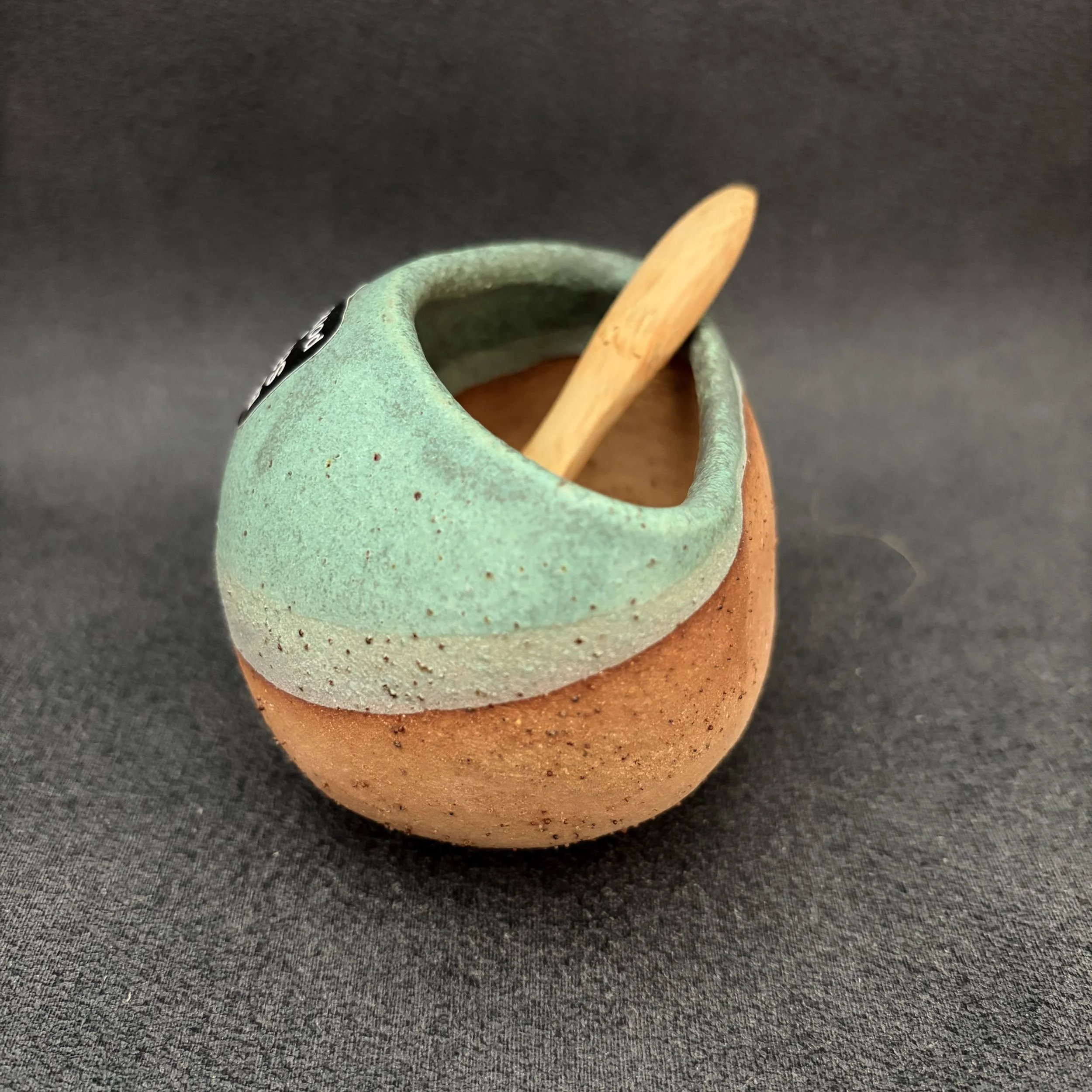 small salt pig . 838