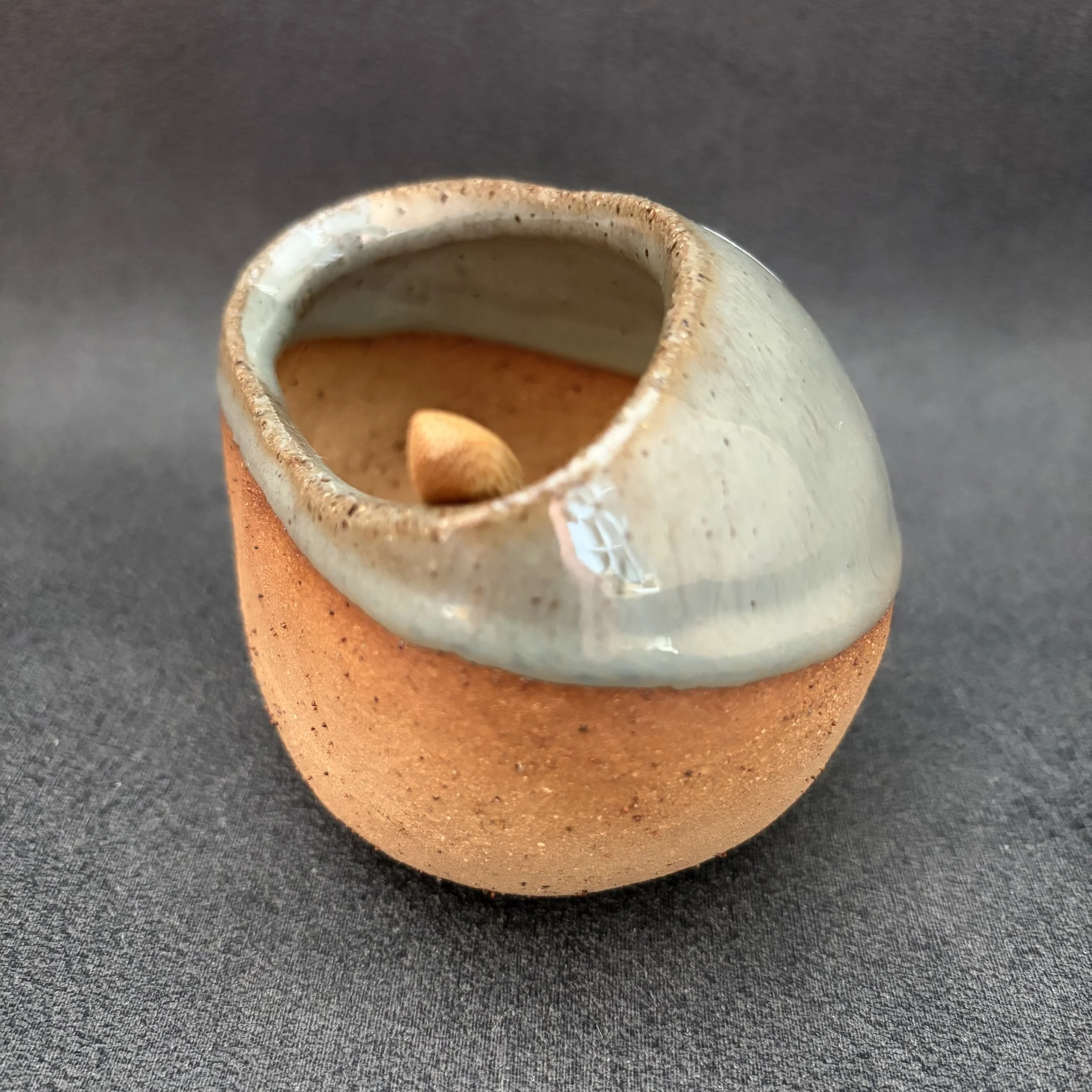 medium salt pig . 835