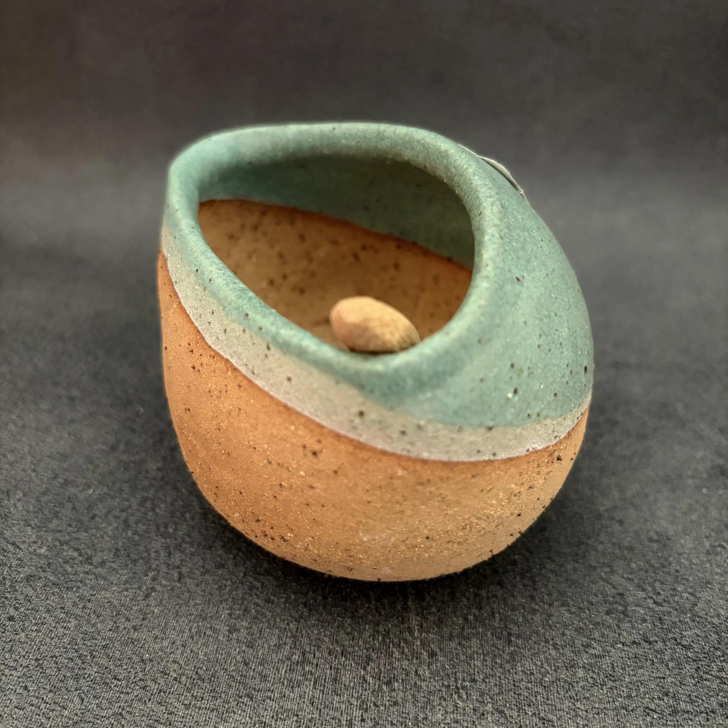 medium salt pig . 831